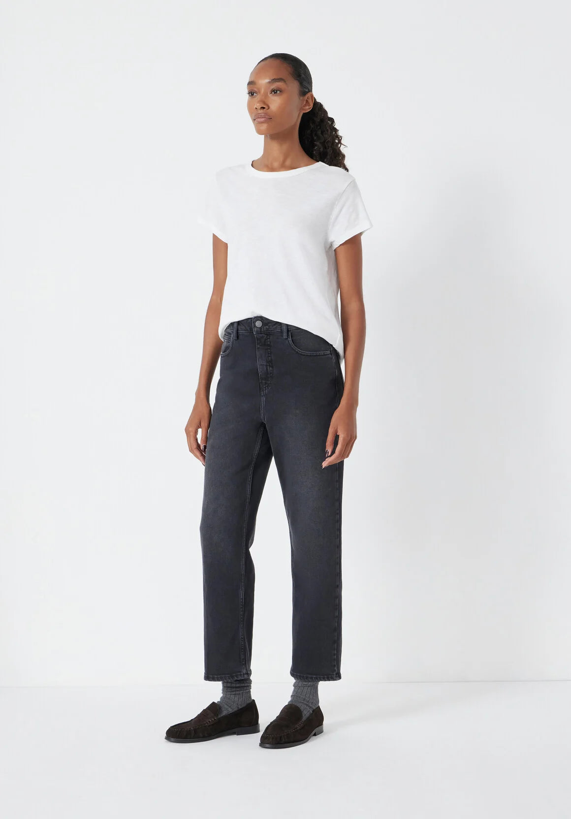 Nina Straight Crop Jeans in Black