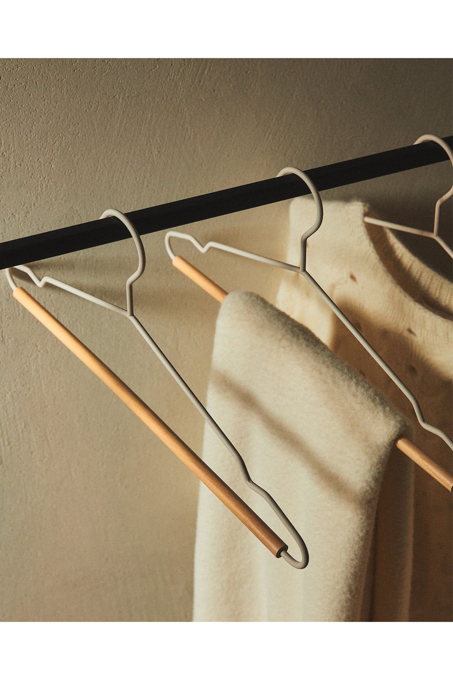 Dual-Material Hanger (Set of 3)