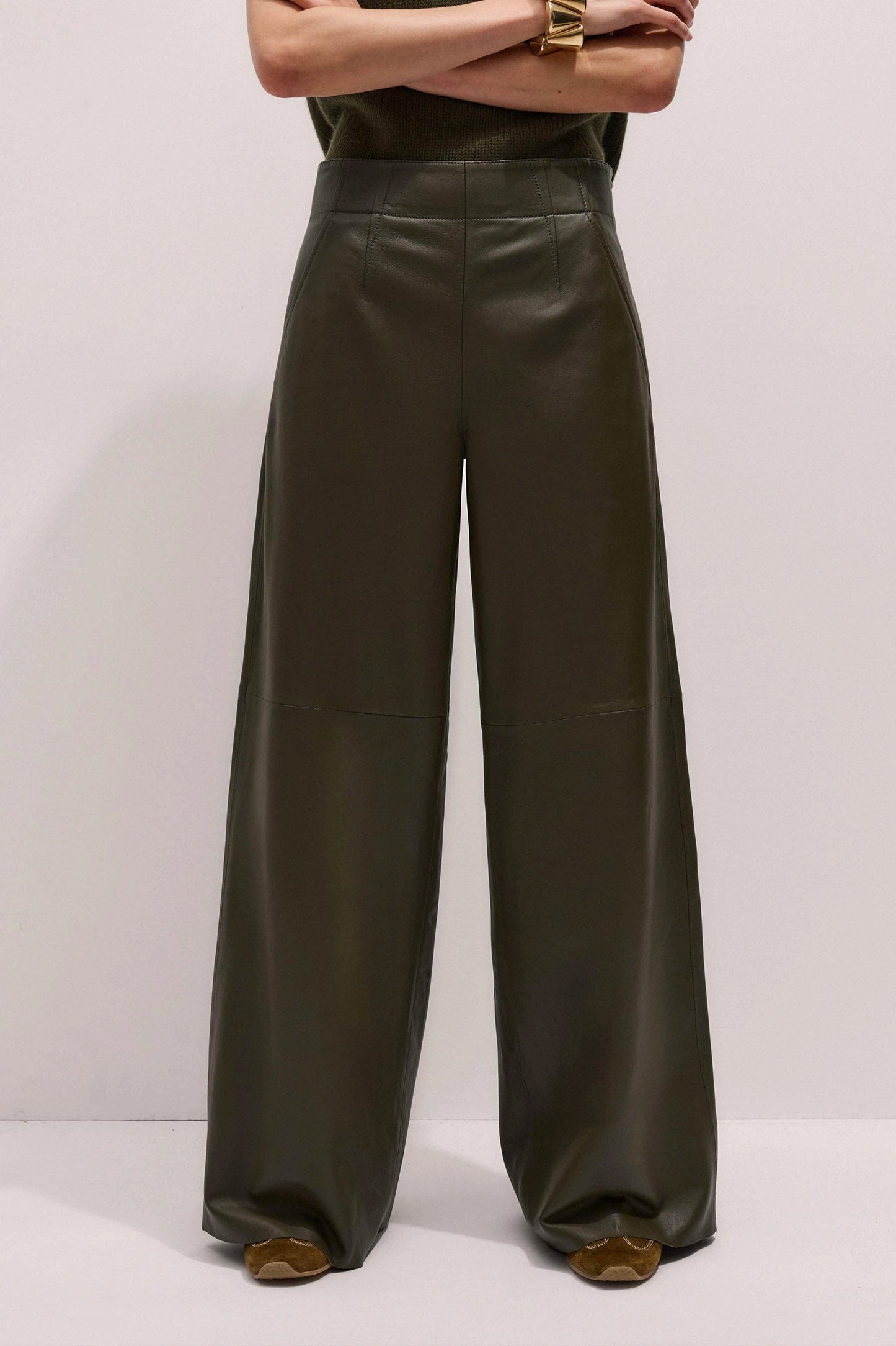 Wide-Leg Trouser