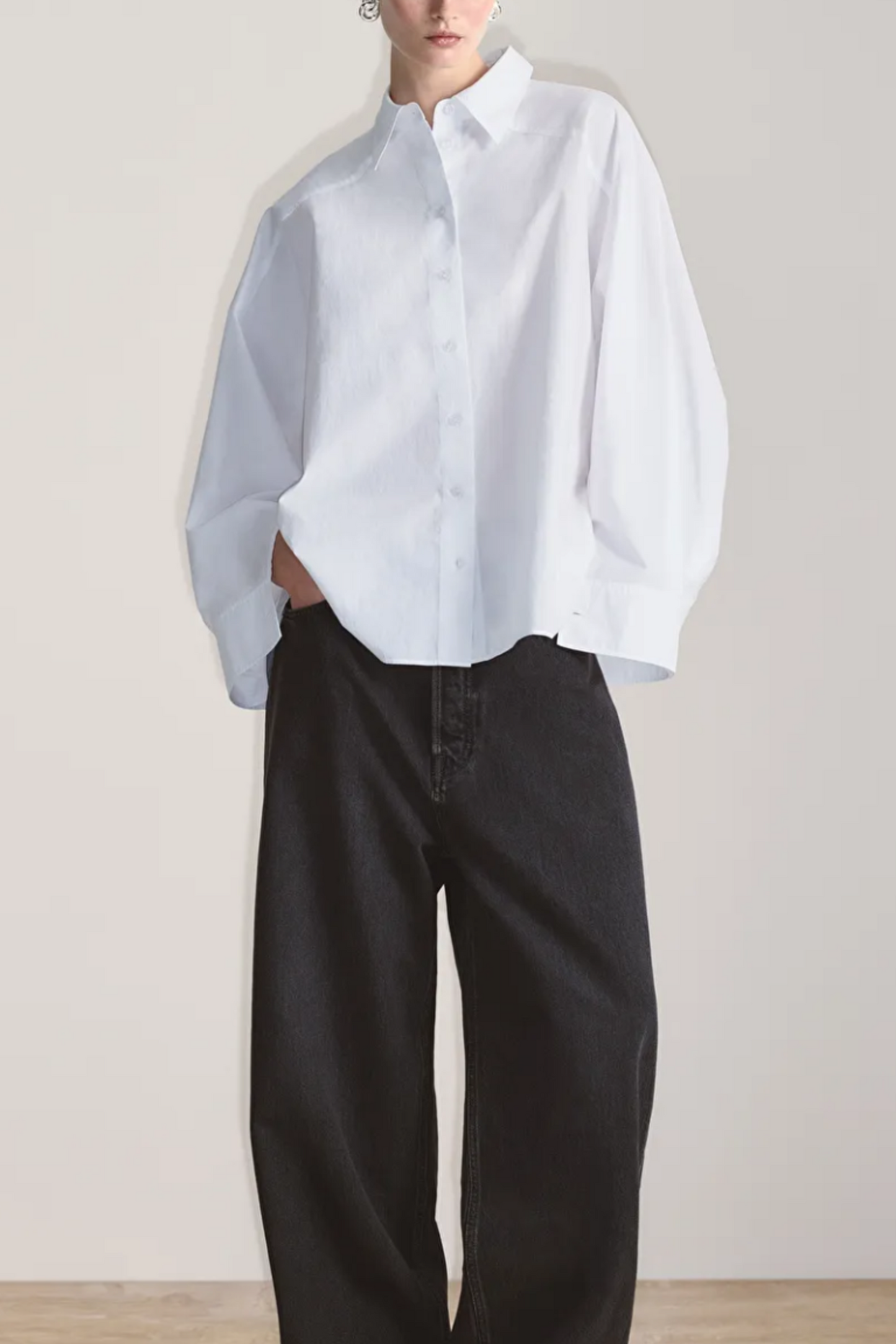 VOLUME WIDE-LEG JEANS