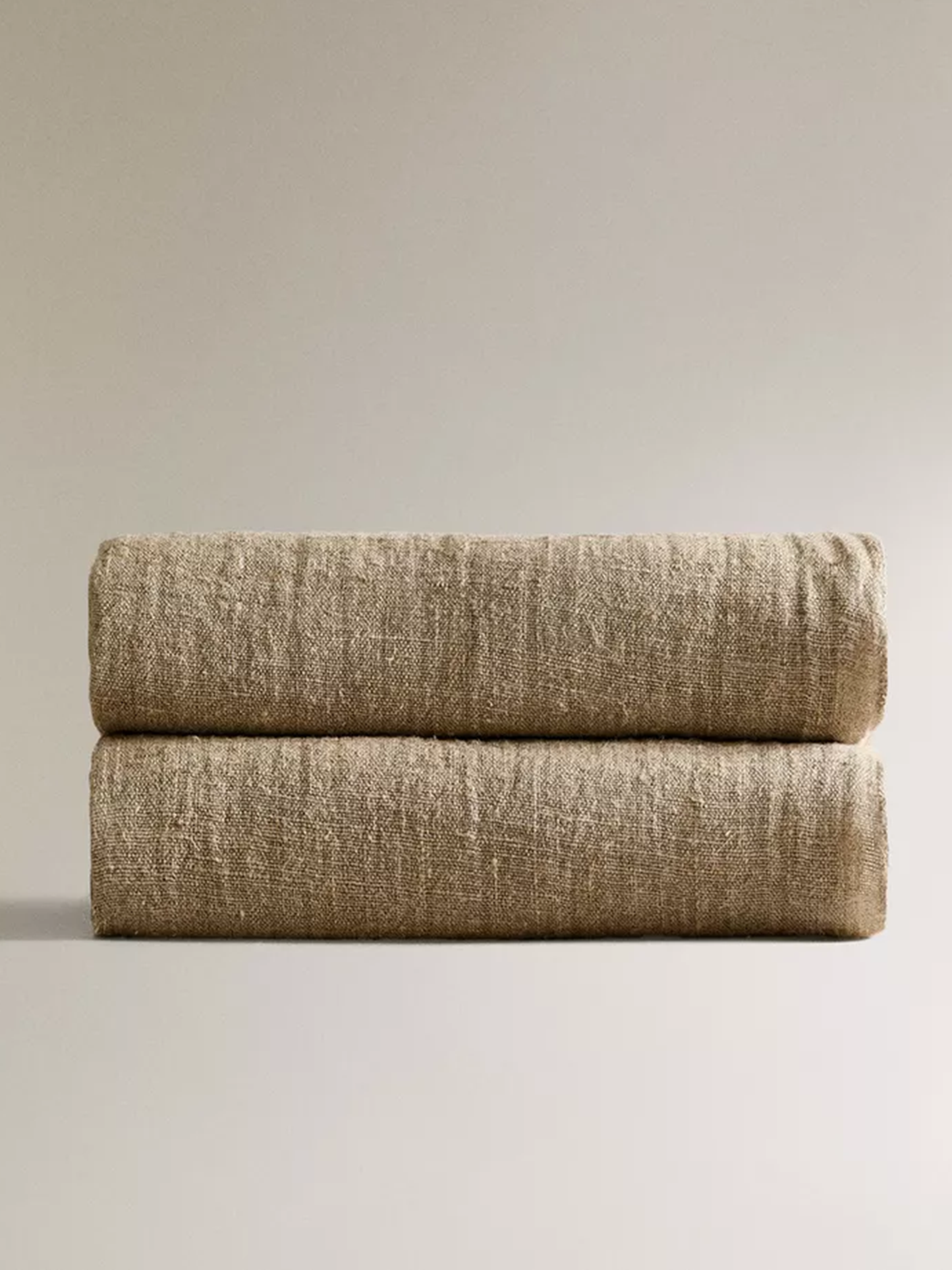 LINEN THROW