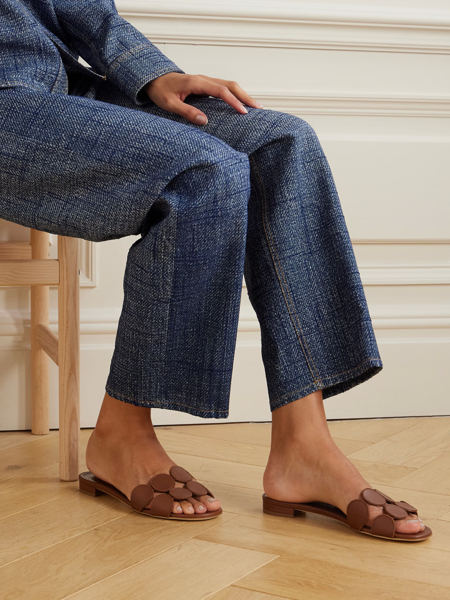 Haribalmu 10 cutout leather slides