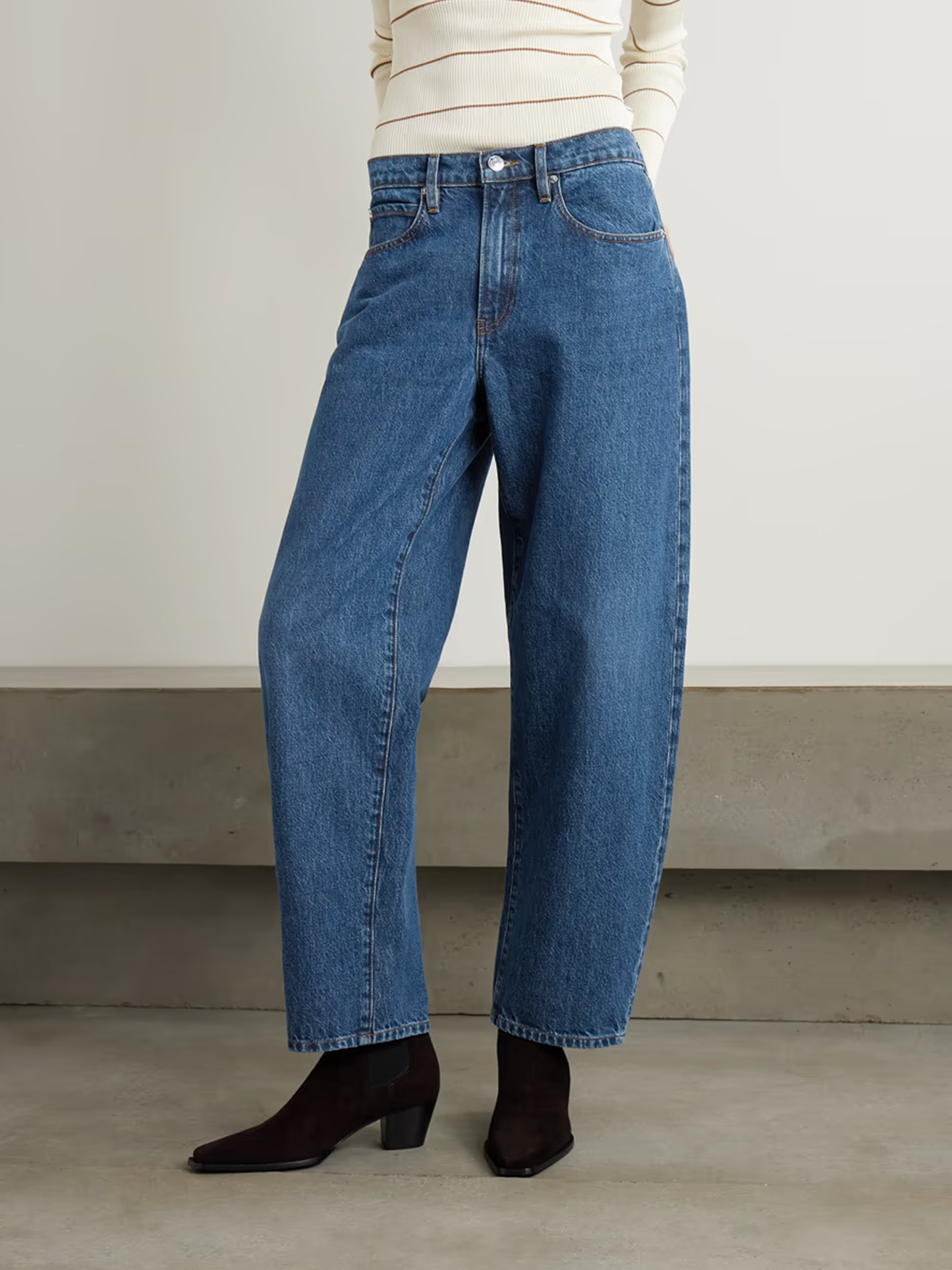 Low Slung Barrel boyfriend jeans