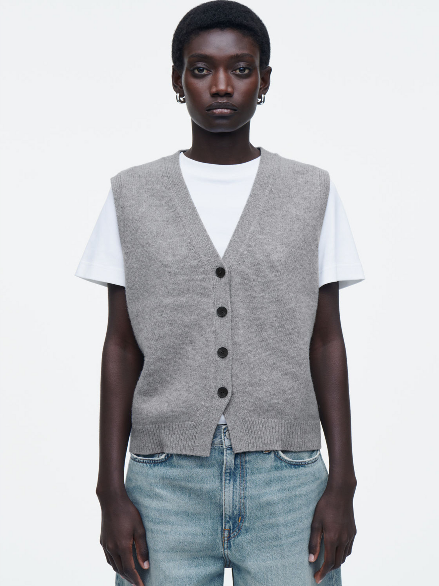 V-NECK MERINO WOOL WAISTCOAT