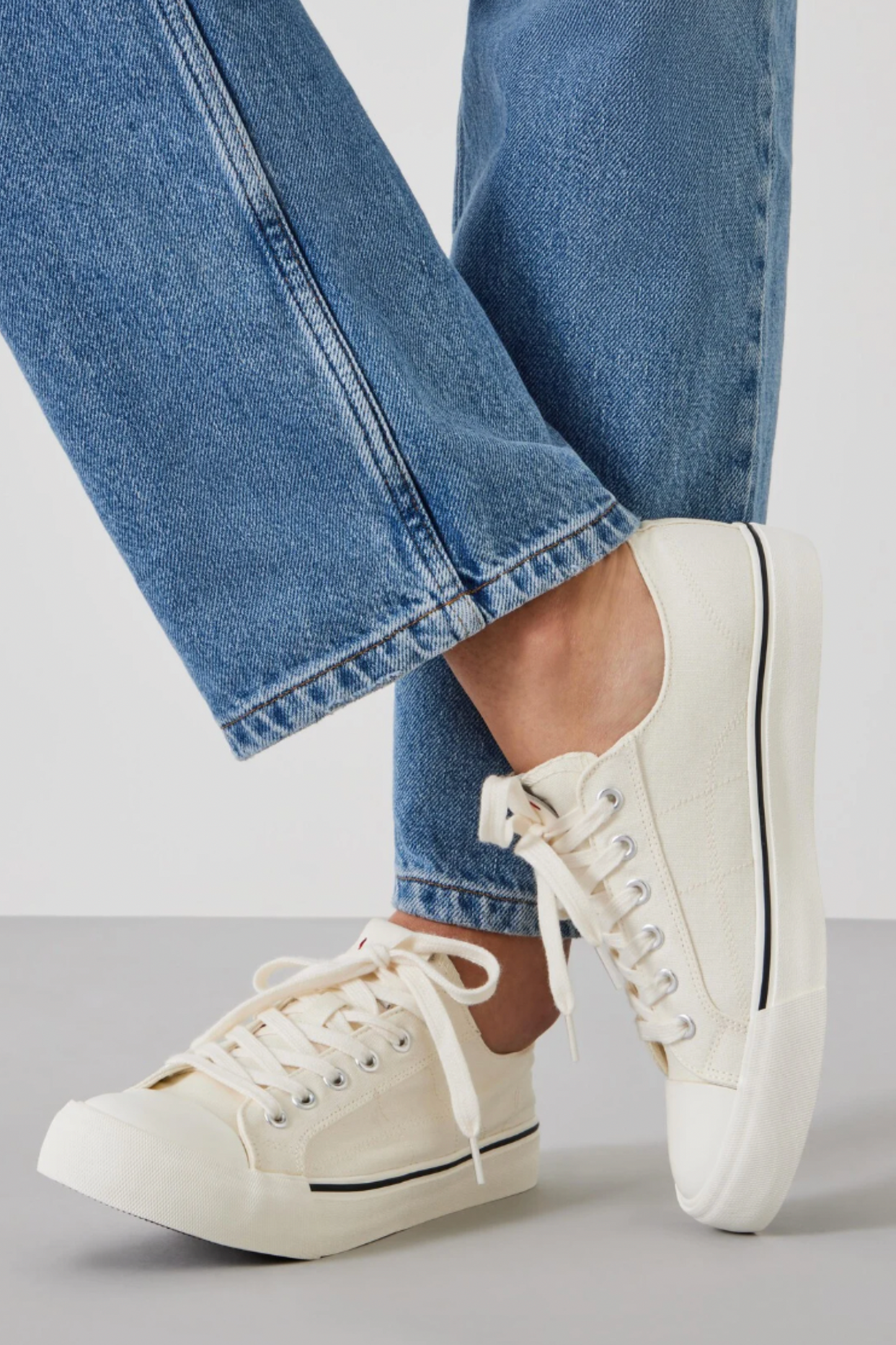 Finley Canvas Trainers