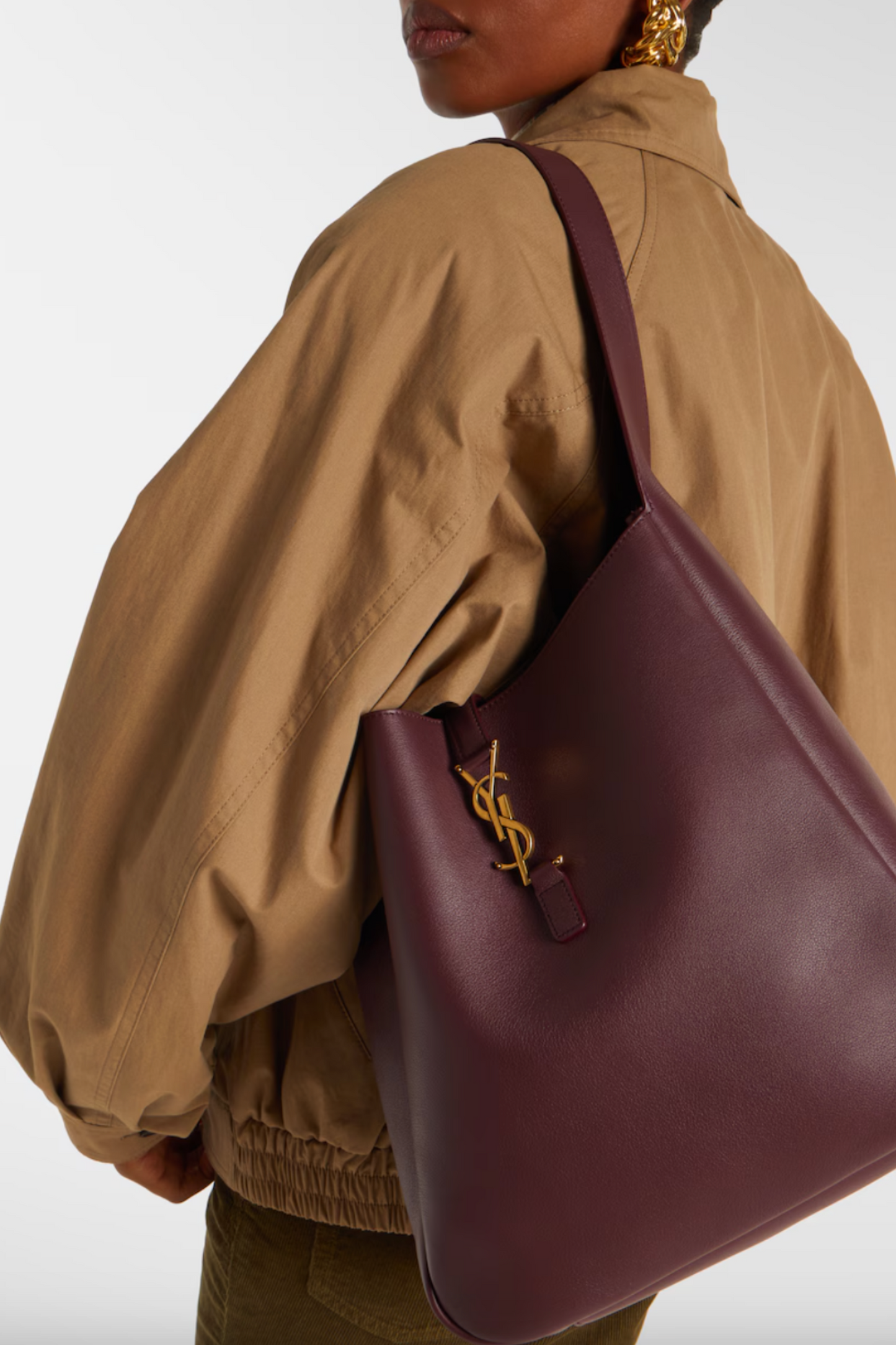 Le 5 à 7 Large Leather Shoulder Bag
