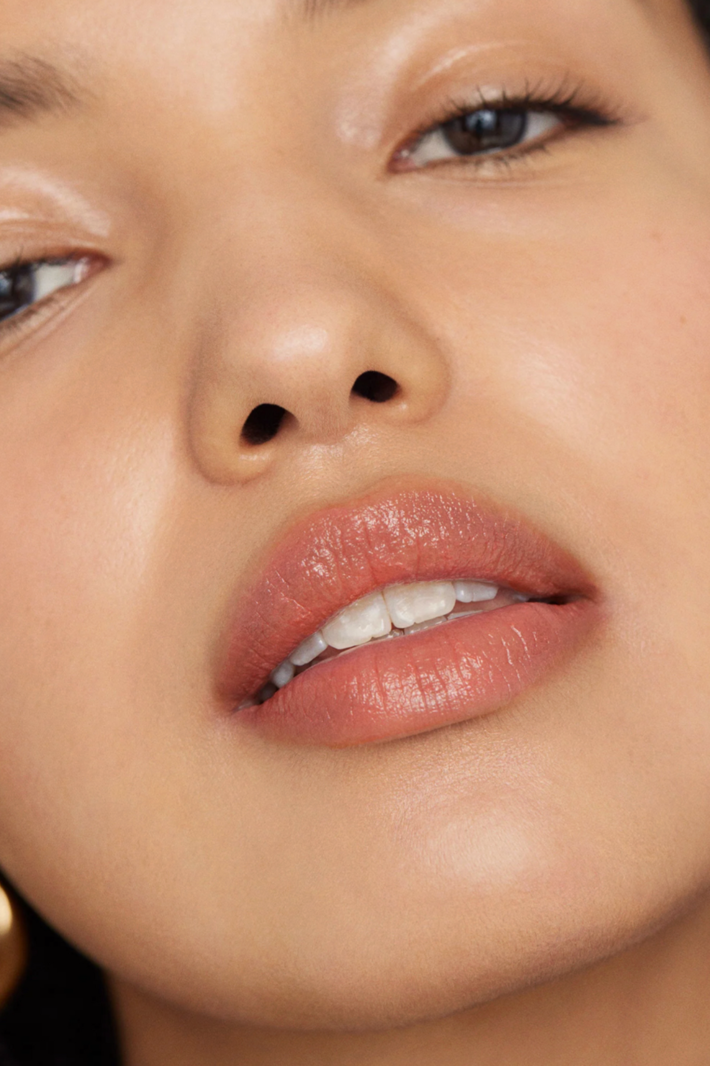 Signature Lip Lightweight Lipstick