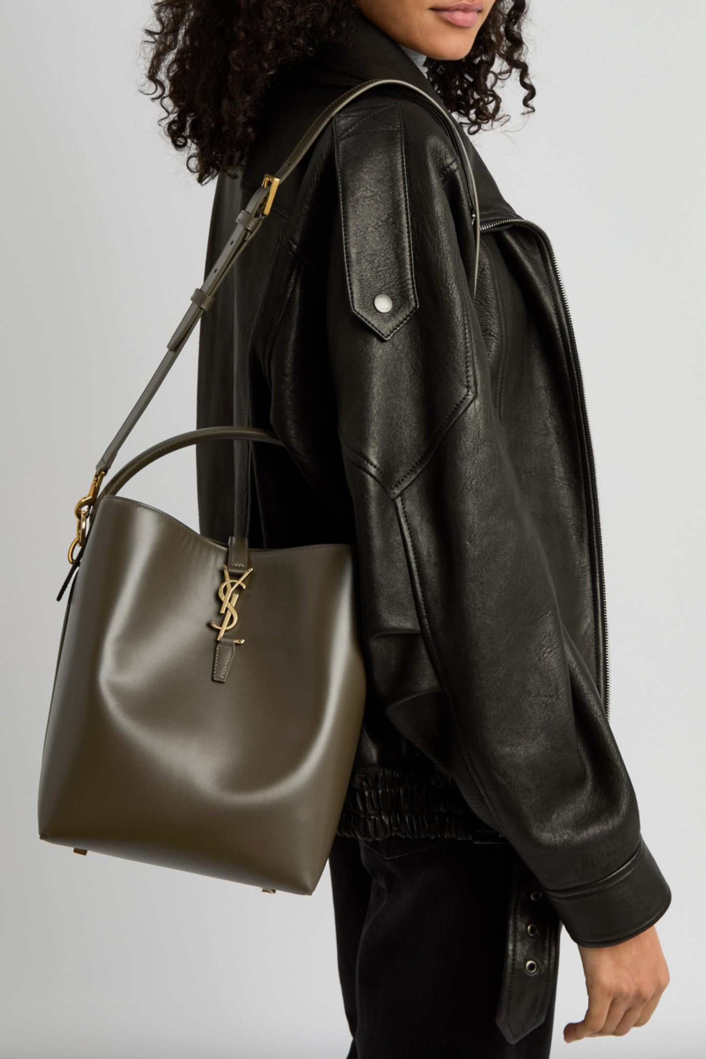 Le 37 Small Leather Bucket Bag