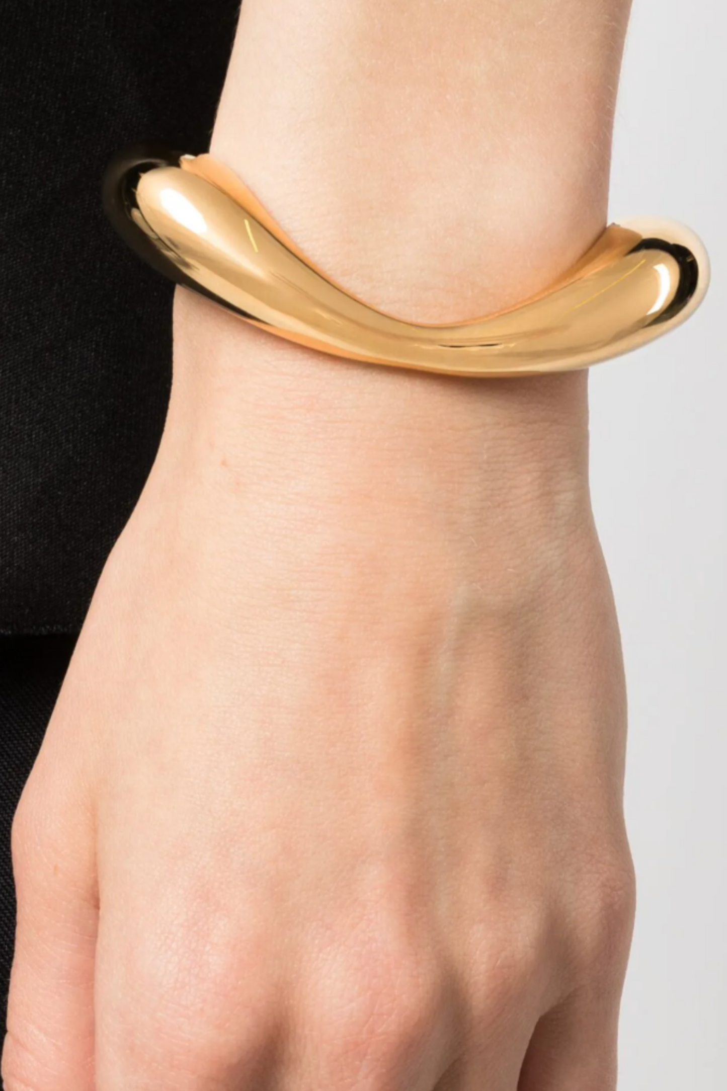Lips gold-plated cuff bracelet