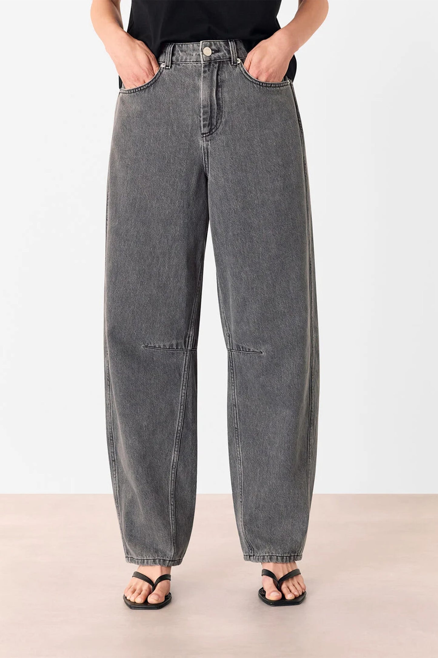 Grey Horseshoe Barrel Leg Jean
