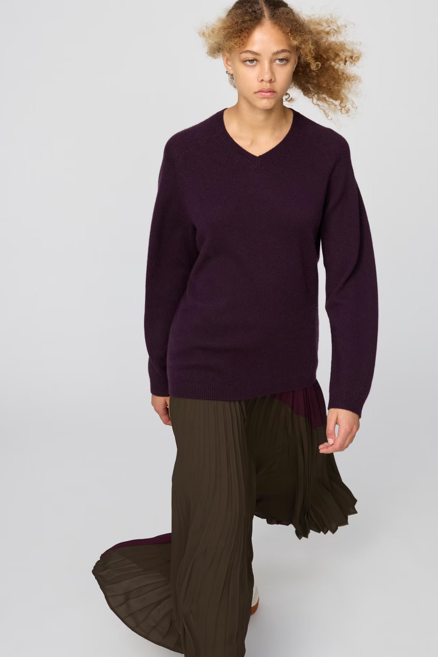 100% Cashmere Relaxed V Neck Jumper