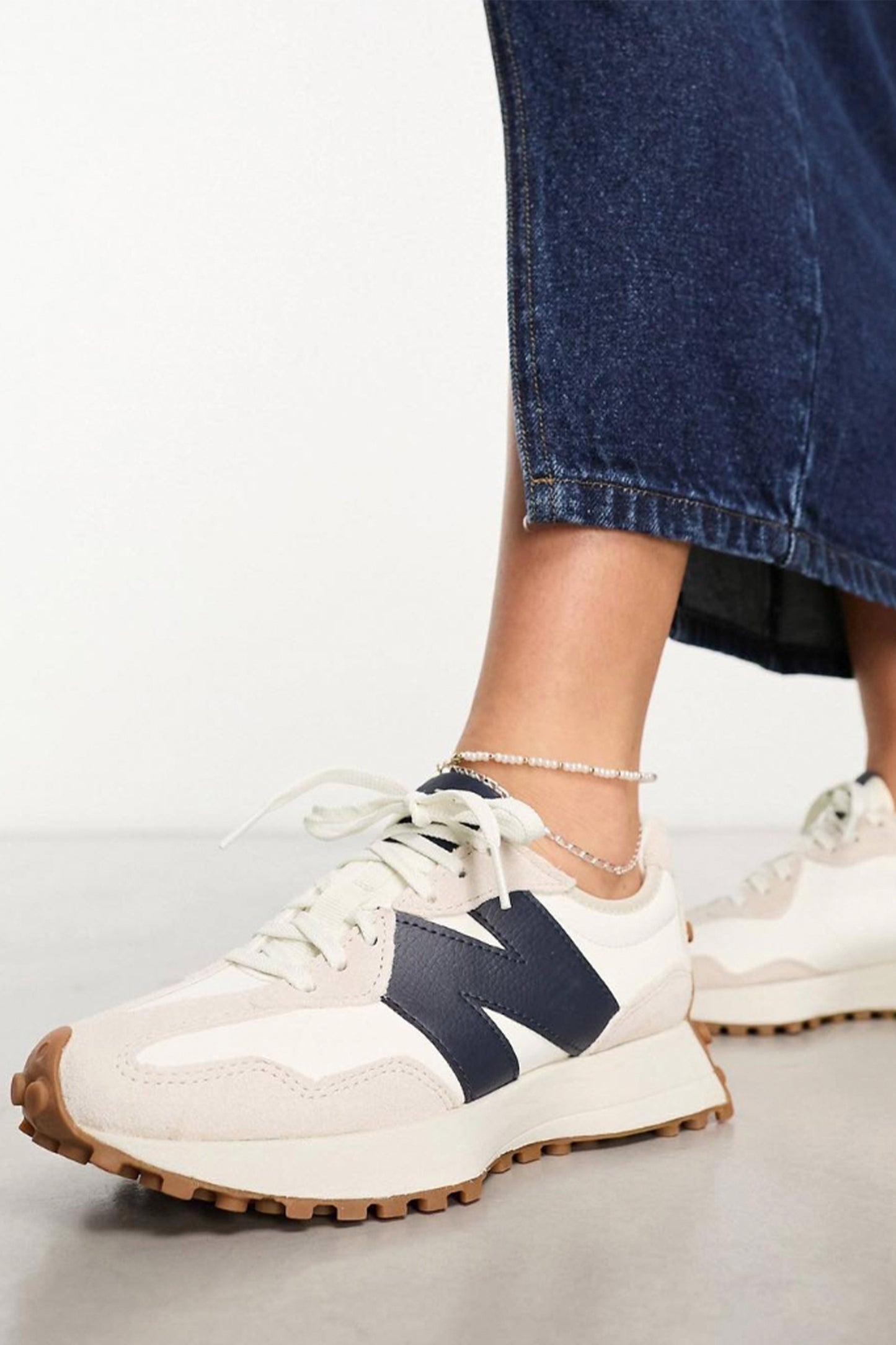 New Balance 327 Trainers In Off White/Navy