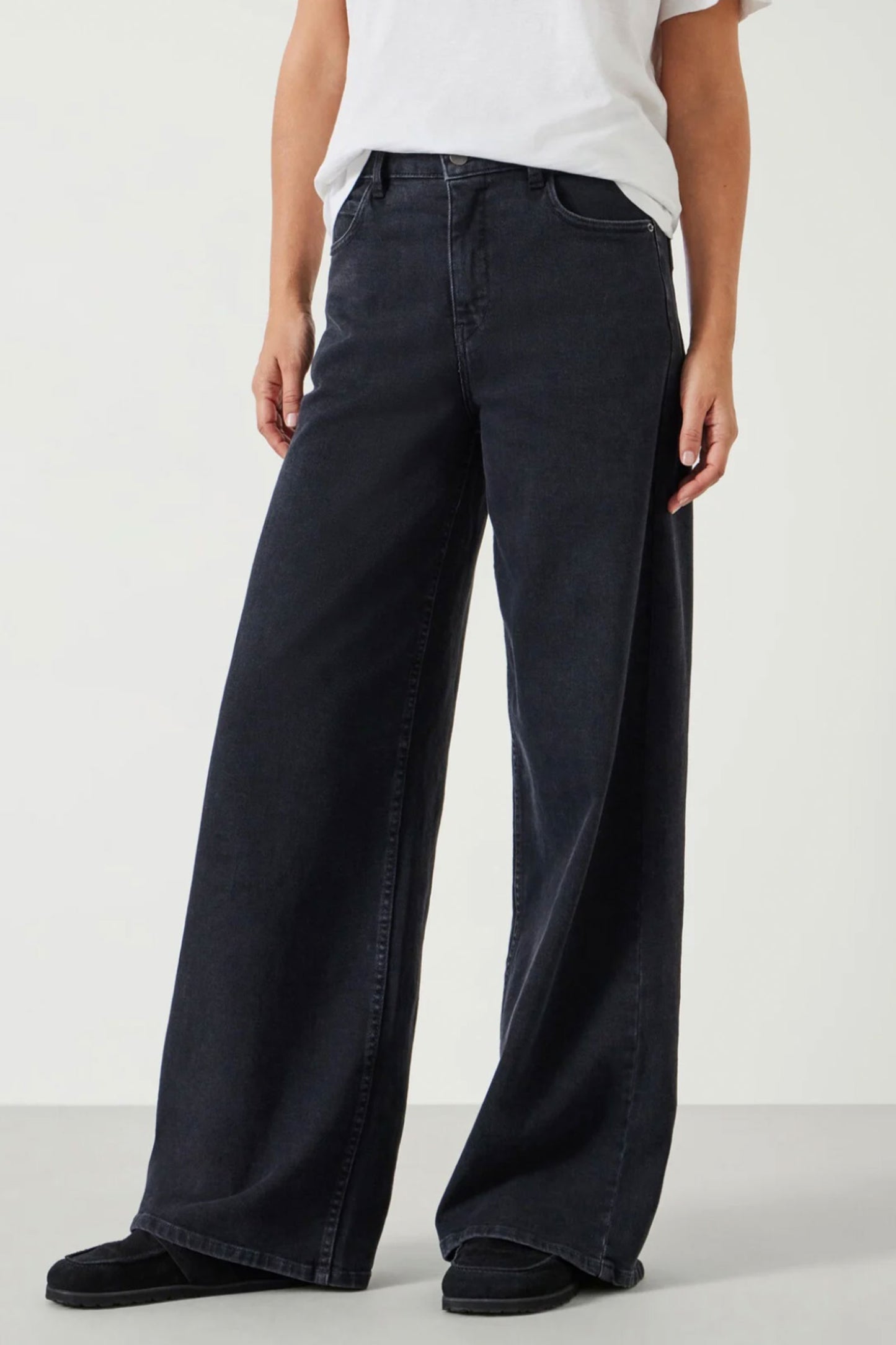 Nessa Wide Leg Jeans