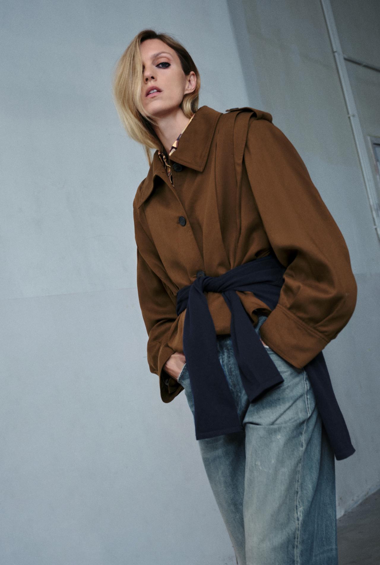 Mid-Waist Baggy Jeans