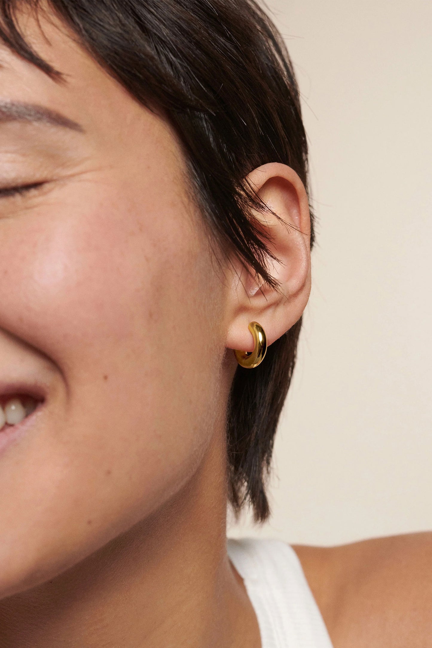 Essential Click Huggie Earrings