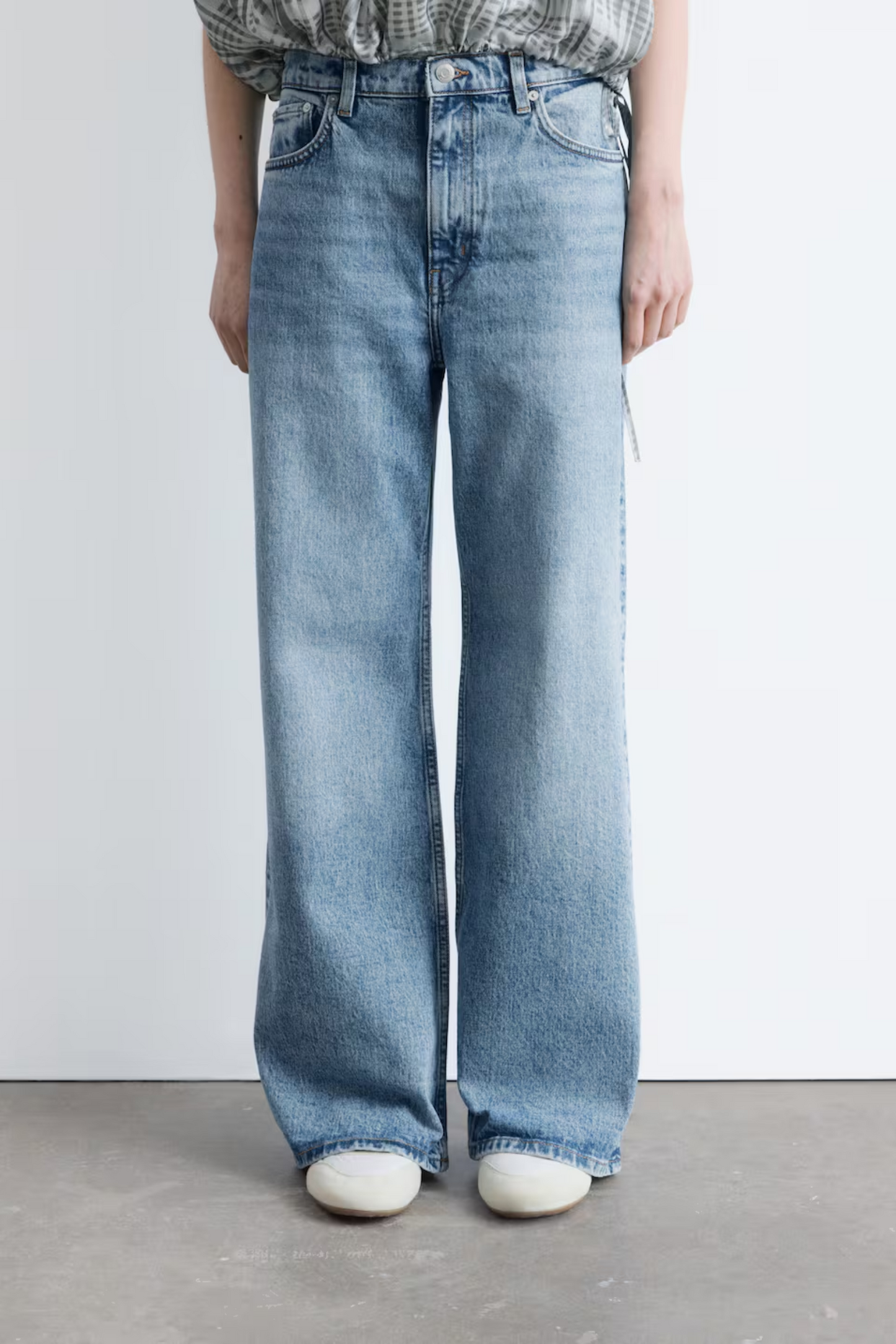 Wide-leg Jeans