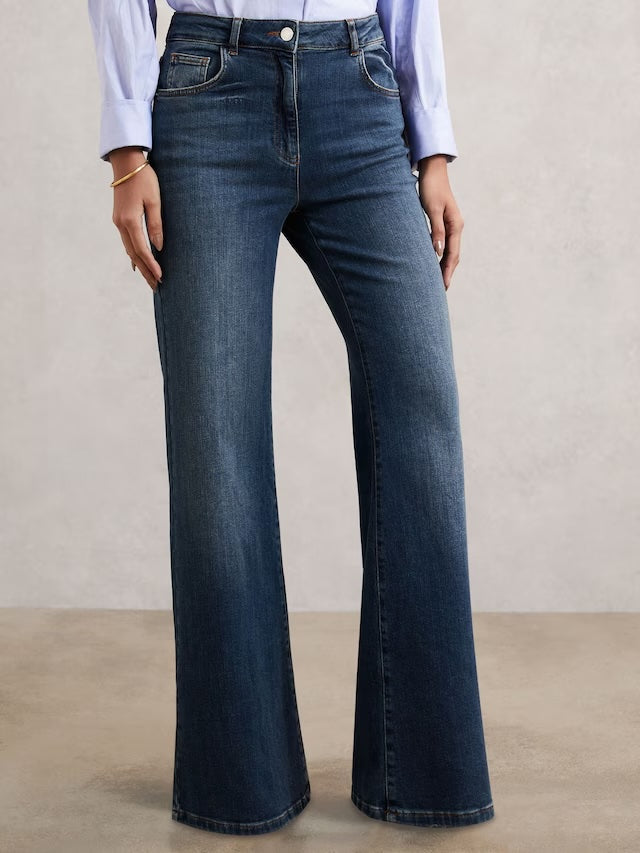 Bonnie Mid-Rise Flared Jeans in Mid Blue