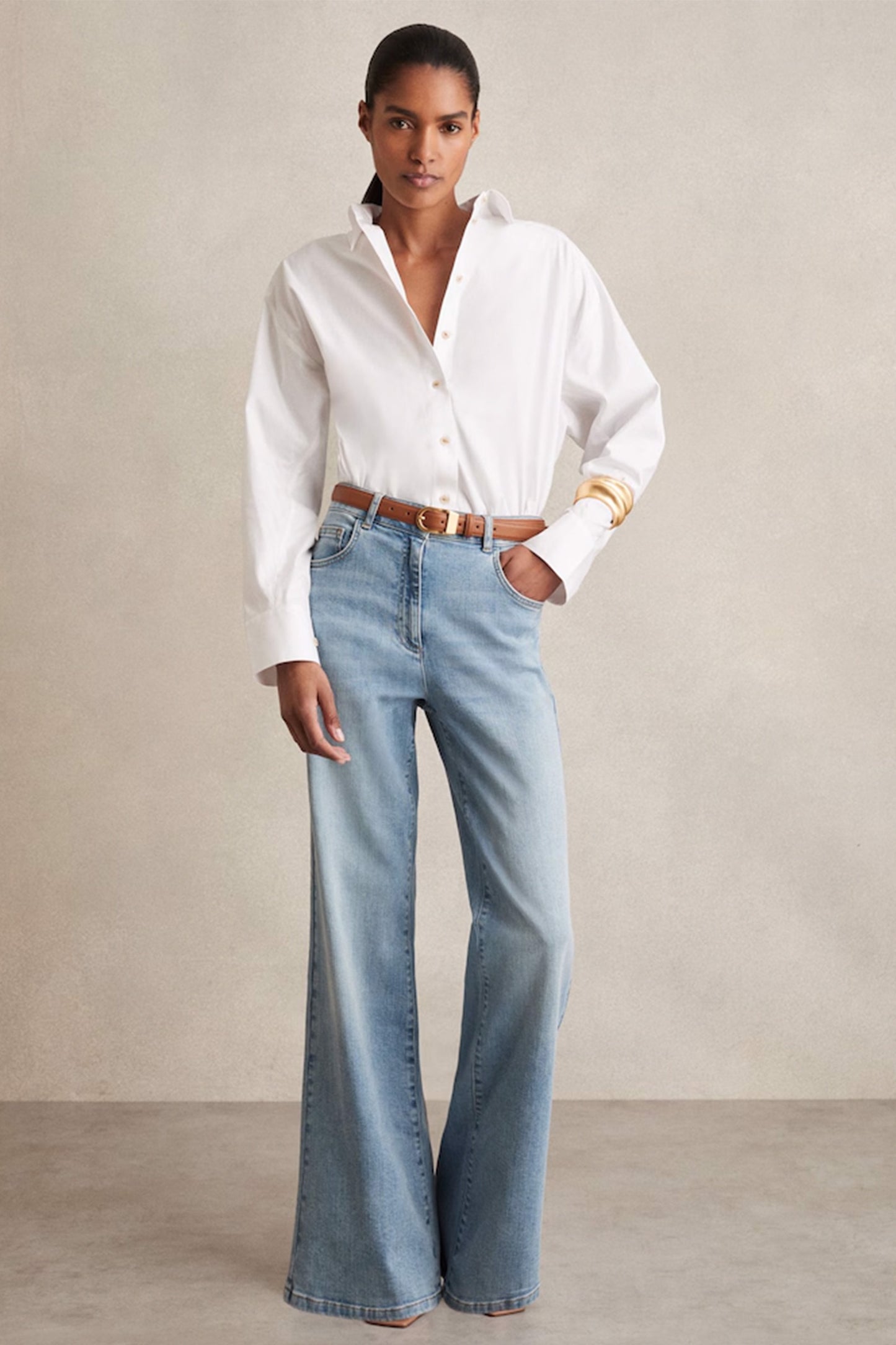 Bonnie Mid-Rise Flared Jeans in Light Blue