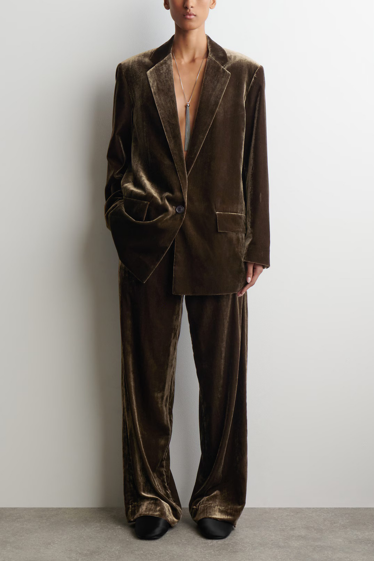 Single-Breasted Velvet Blazer &  Elasticated Straight-Leg Trousers Suit