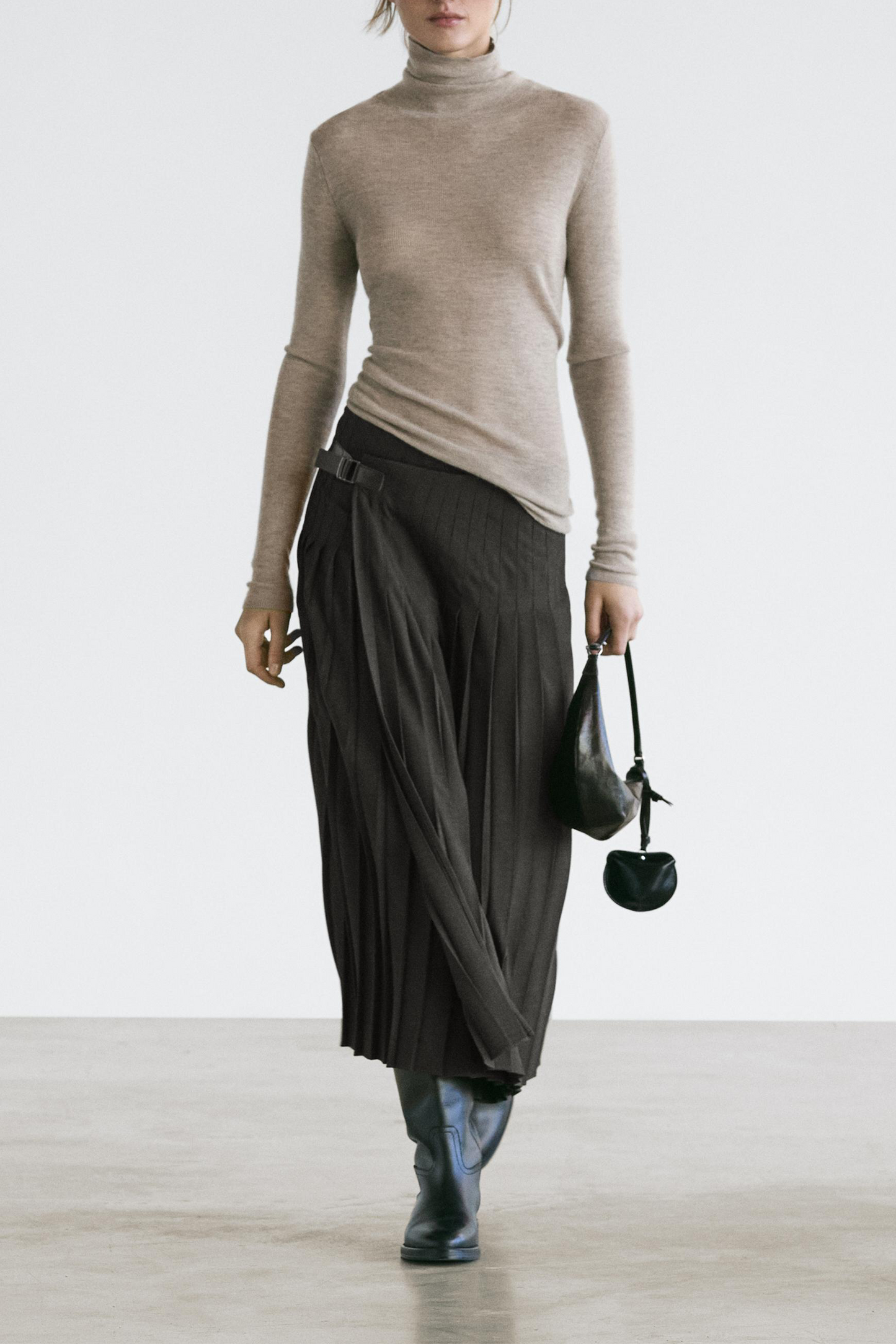 Pleated Midi Skirt with Appliqué