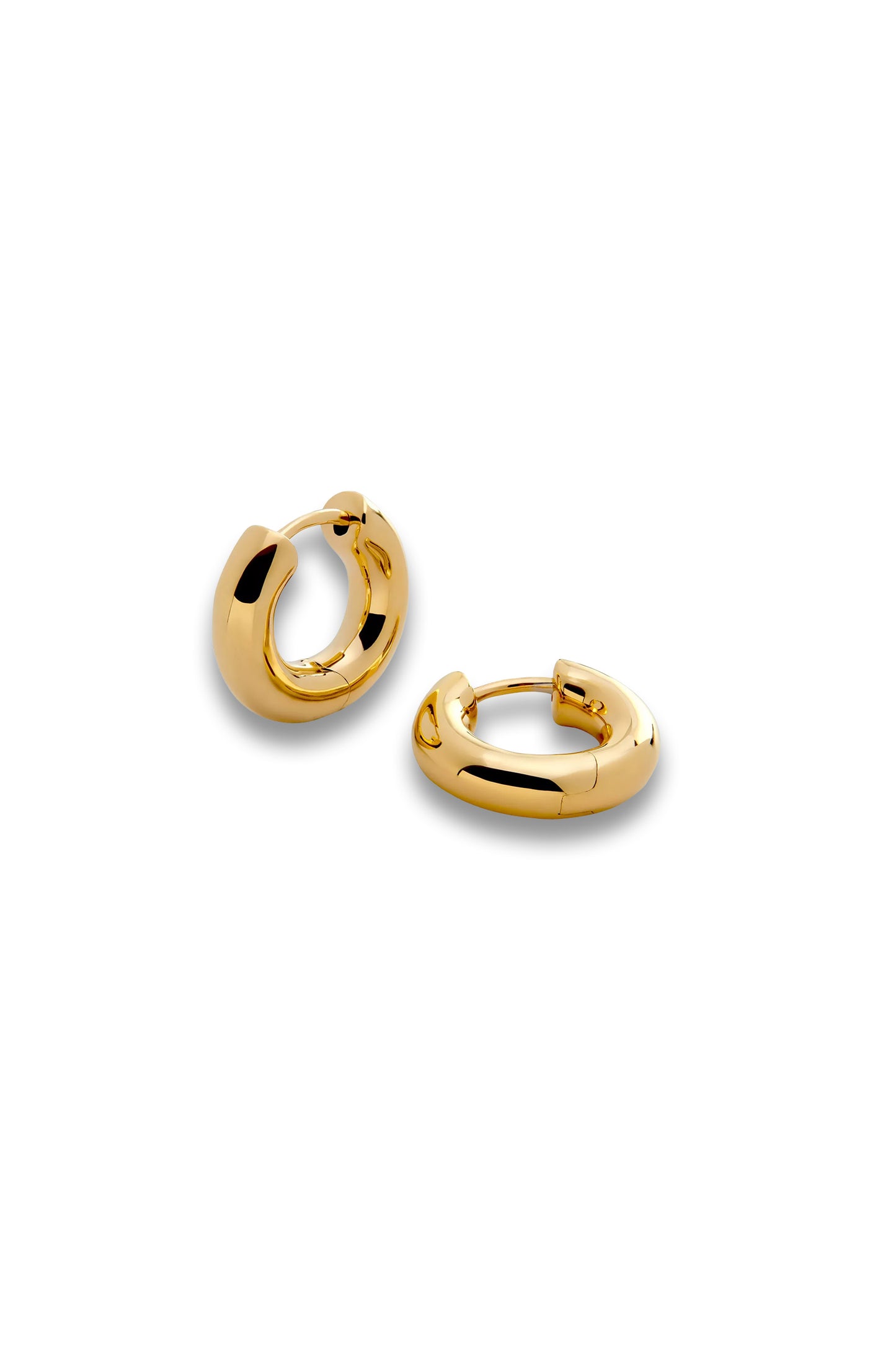 Essential Click Huggie Hoop Earrings