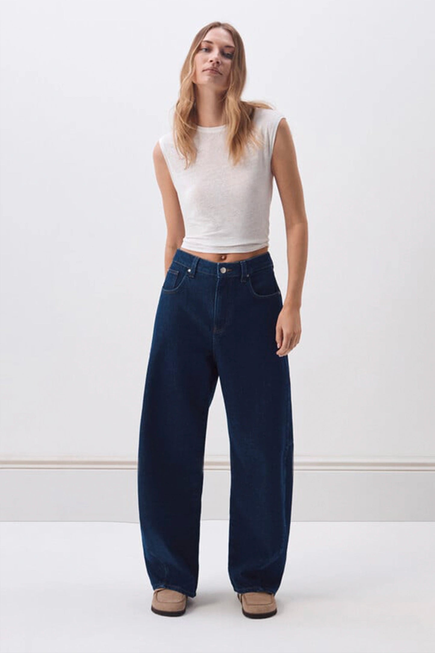 Bree Horseshoe Barrel-leg Jeans