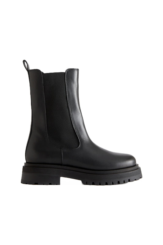 Leather Pull On Chunky Boots in Black