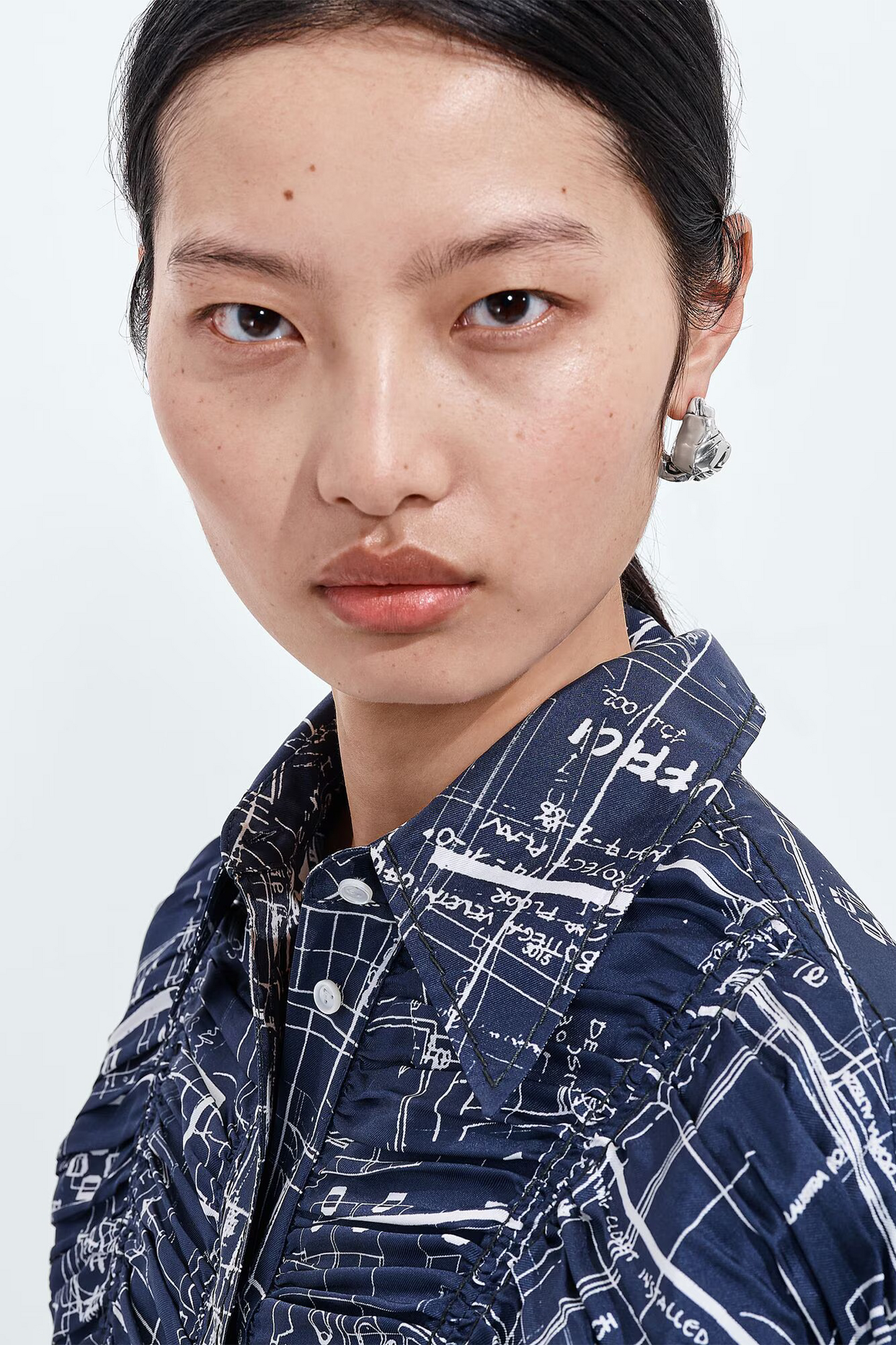 Medium Knot Earrings