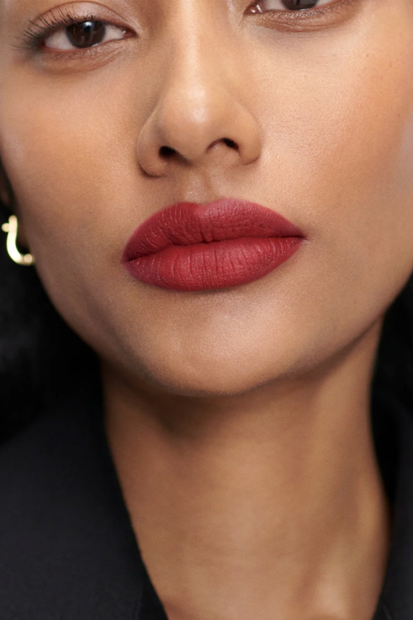 Signature Lip Lightweight Lipstick