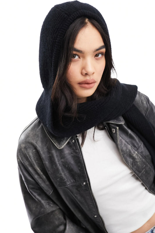 Hooded Scarf in Black