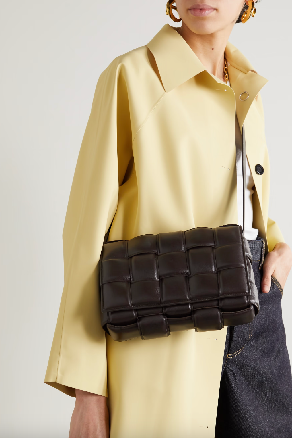 Cassette Medium Padded Intrecciato Leather Shoulder Bag
