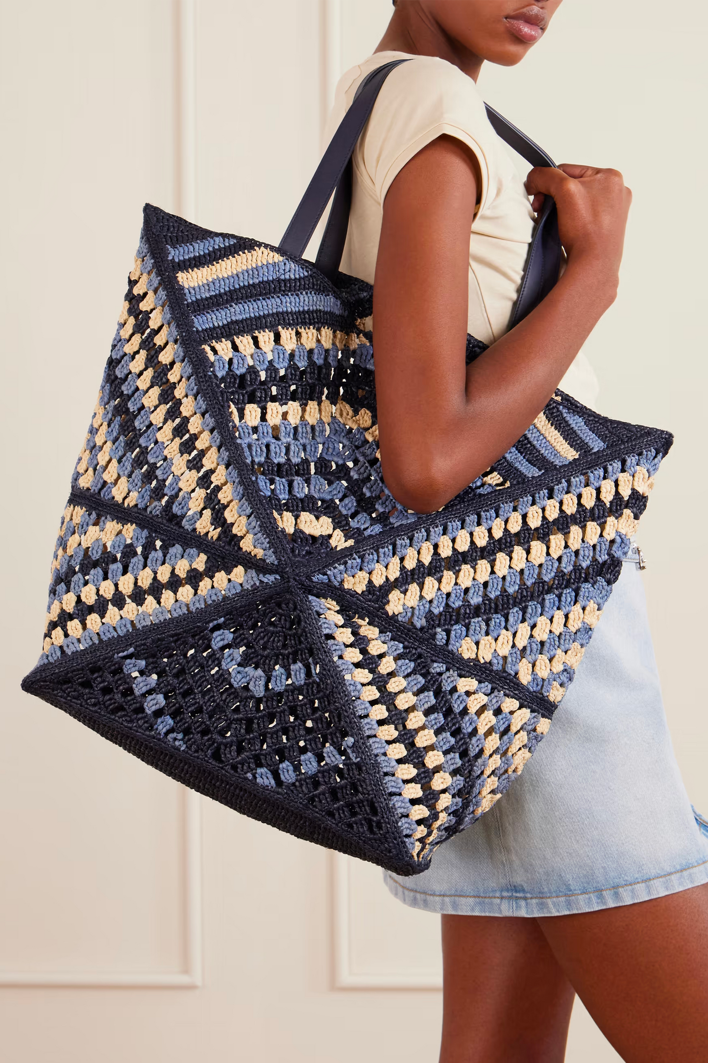 Crocheted Raffia Shoulder Bag