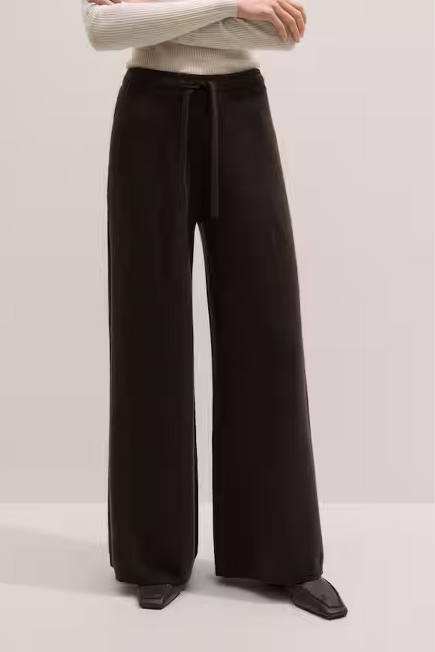 Wide-leg Knit Trouser