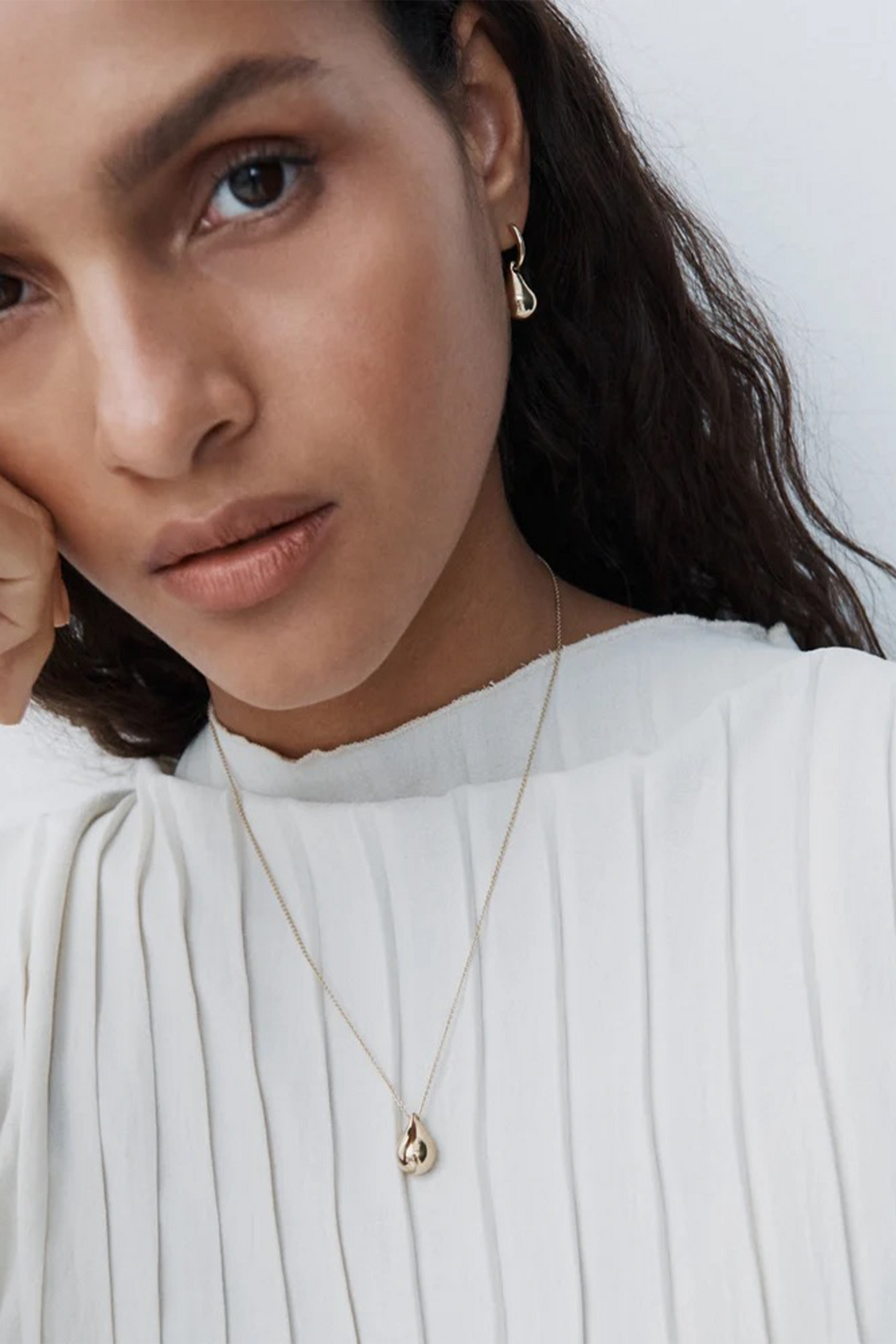 Stilla Necklace