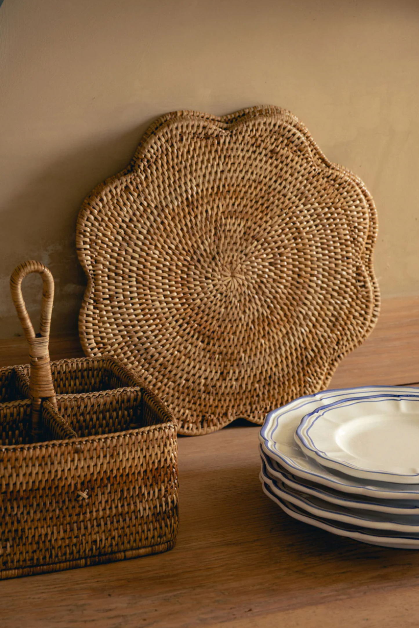 Rattan Scalloped Placemat Natural