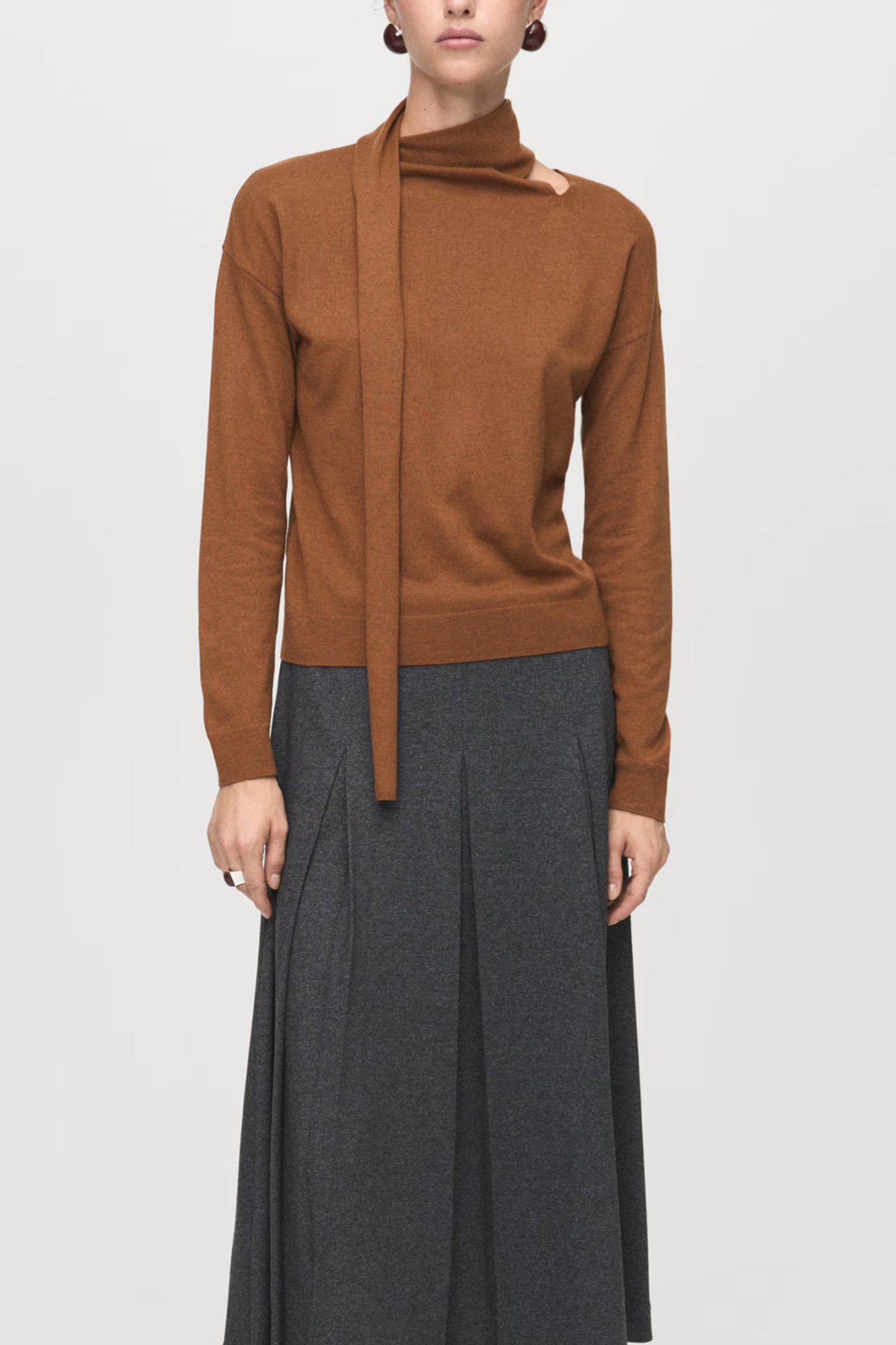 Fine-knit Sweater with Scarf