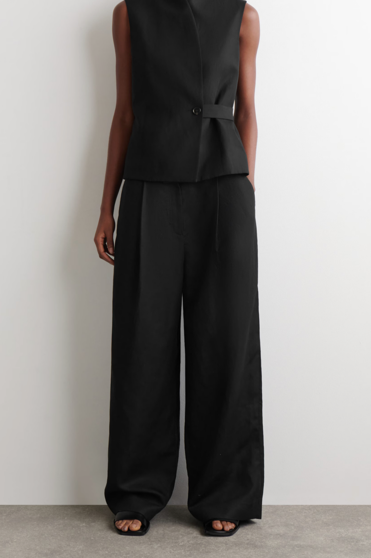 Relaxed Linen-blend Wide-Leg Trousers