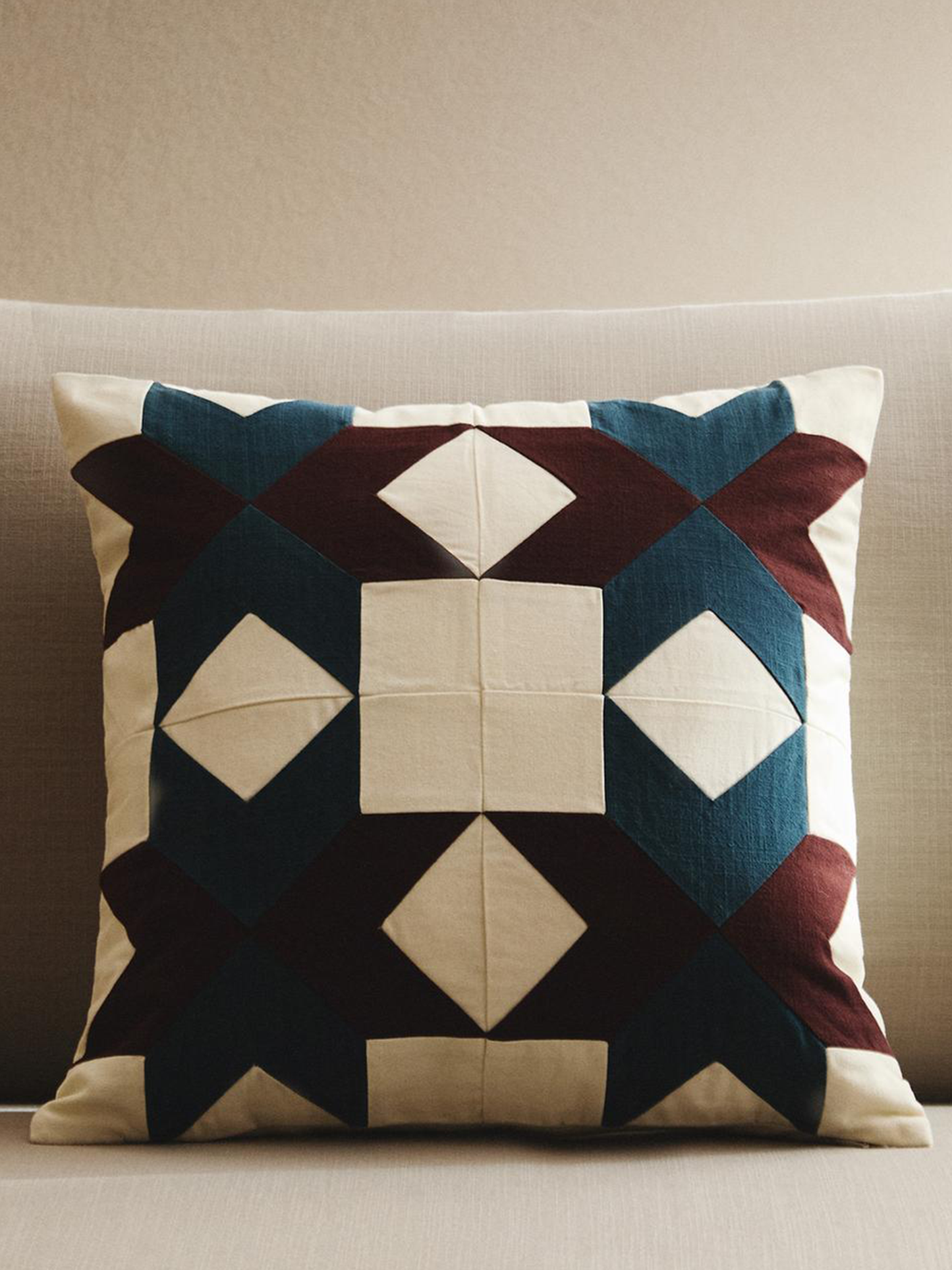 QUILTED PATCHWORK CUSHION COVER
