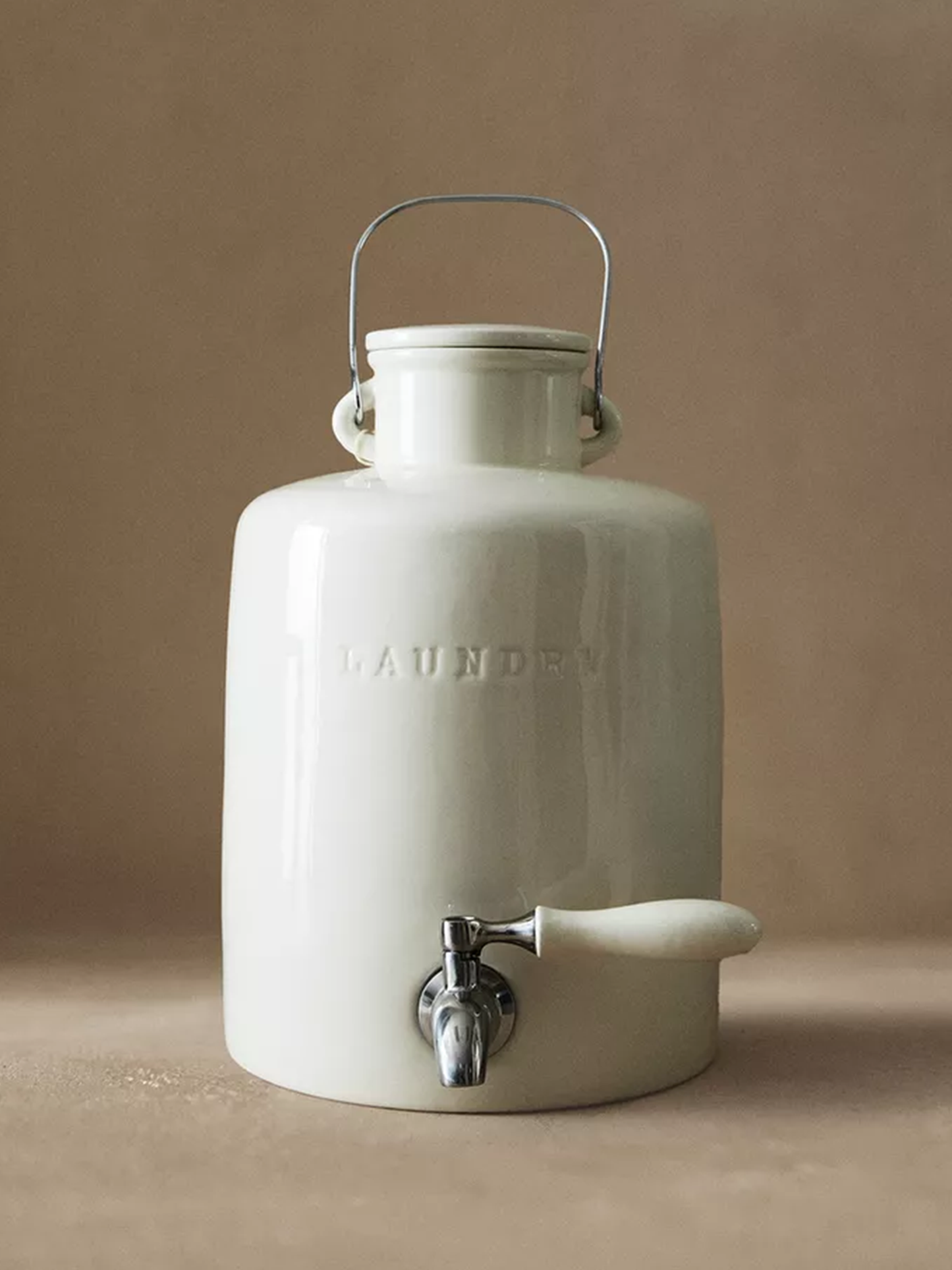 LAUNDRY DETERGENT DISPENSER