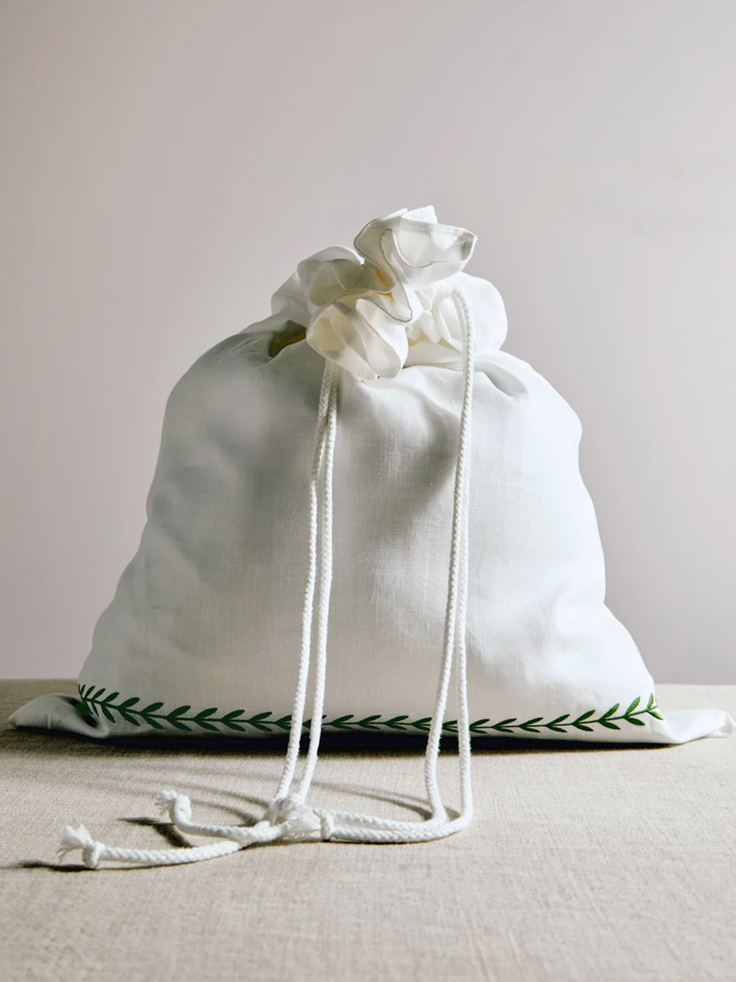 Heirlooms Laurel Leaf Embroidered Linen Laundry Bag
