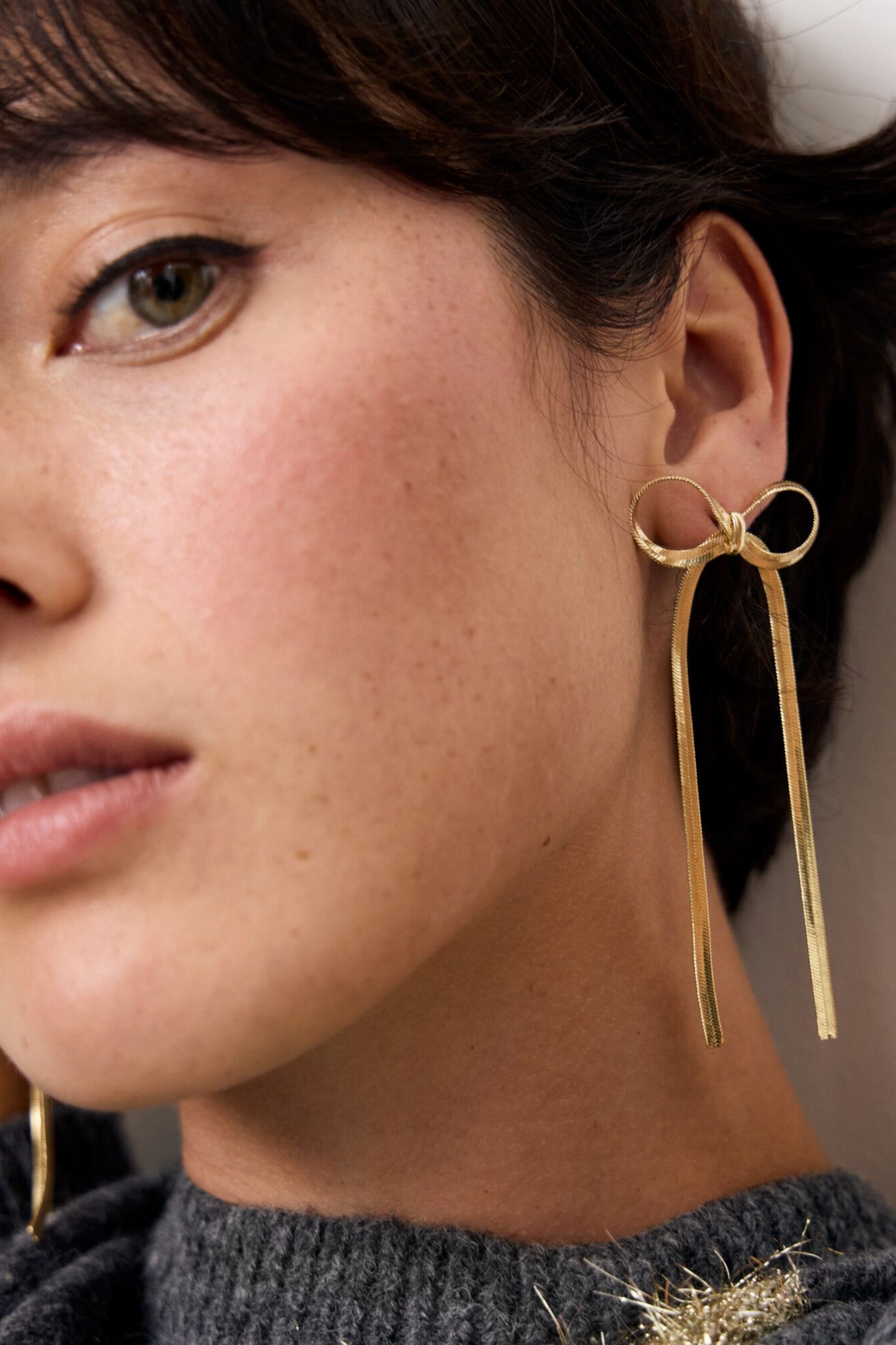Mayte Gold Tone Snake Chain Bow Earrings