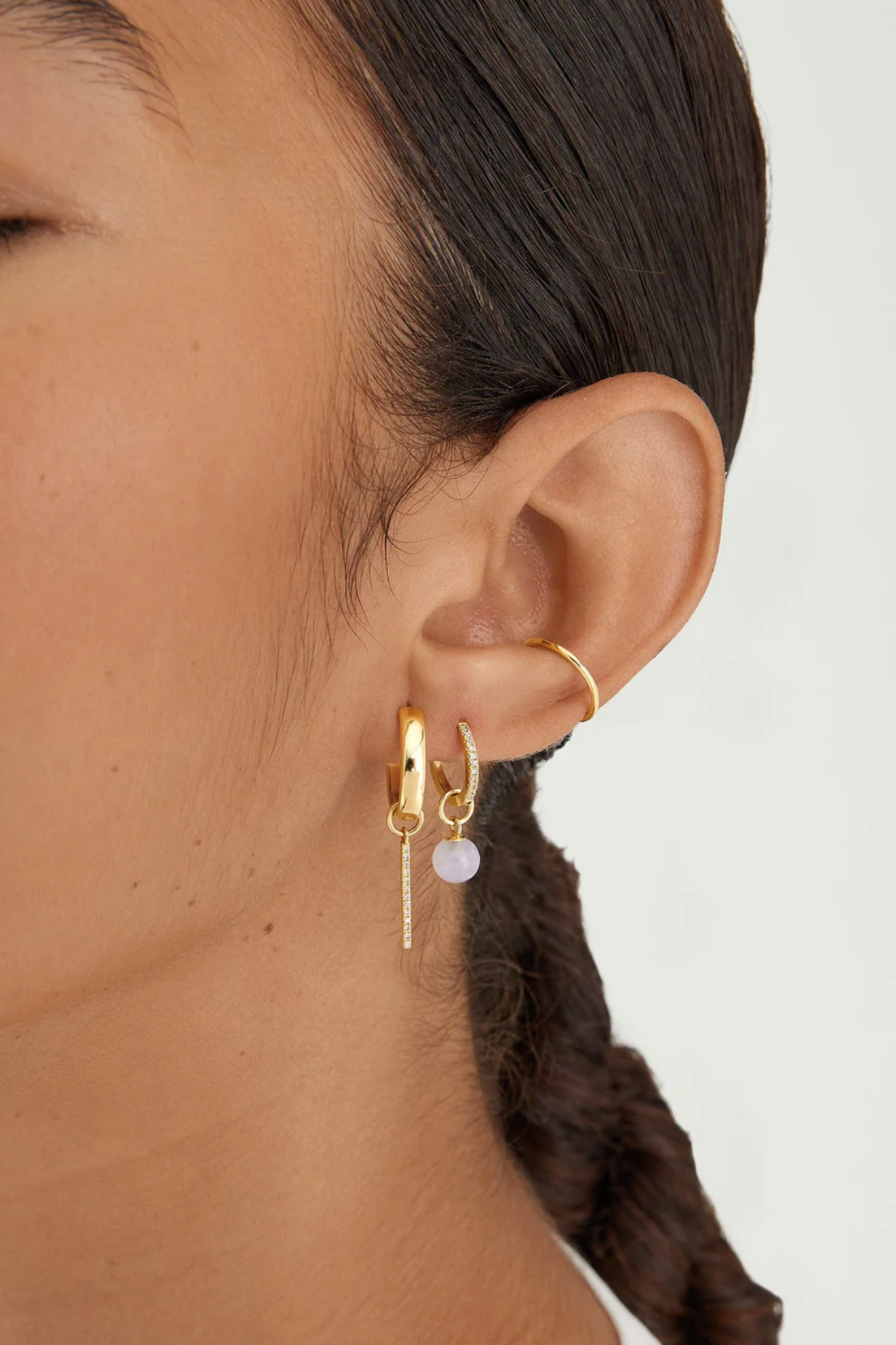 Single Pavé Diamond Bar Hoop Charm