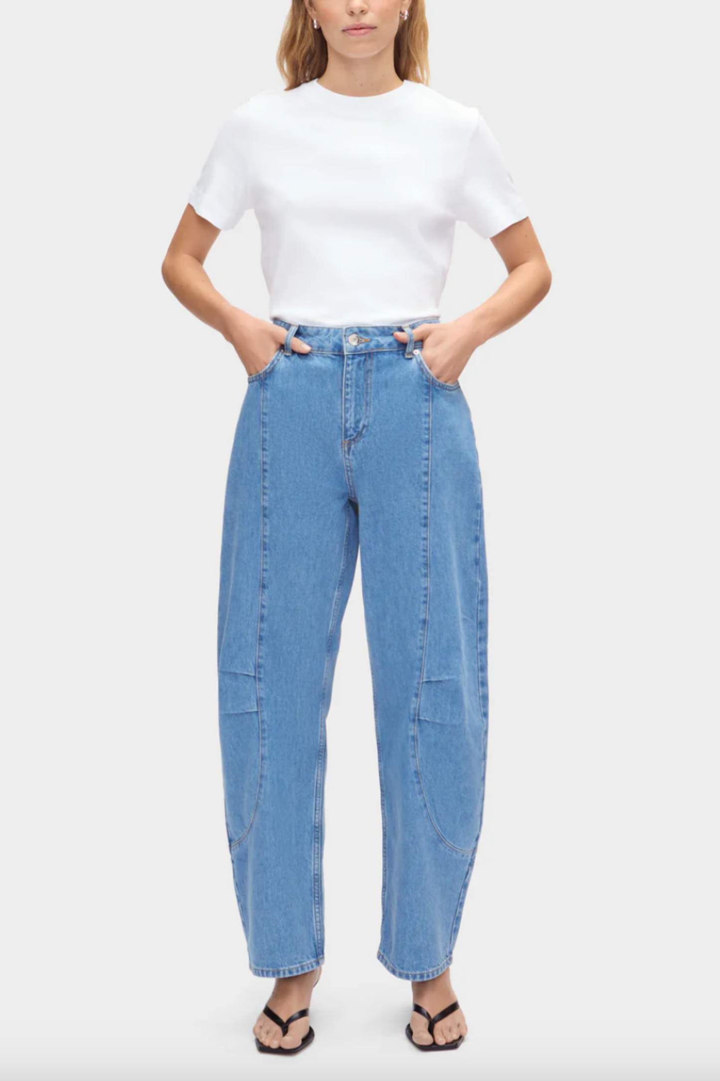 Courage Barrel Leg Jeans
