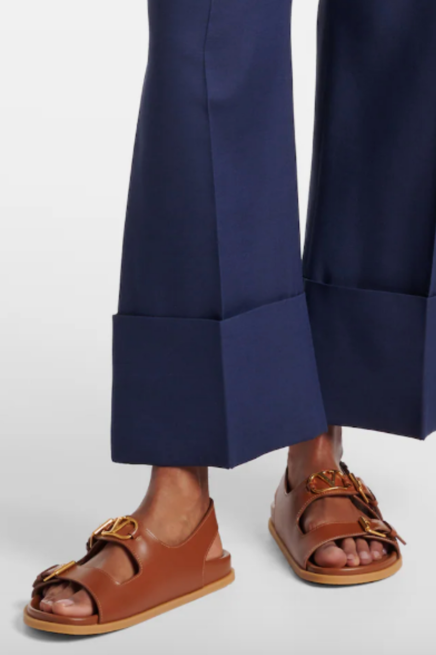 VLogo Signature Leather Sandals