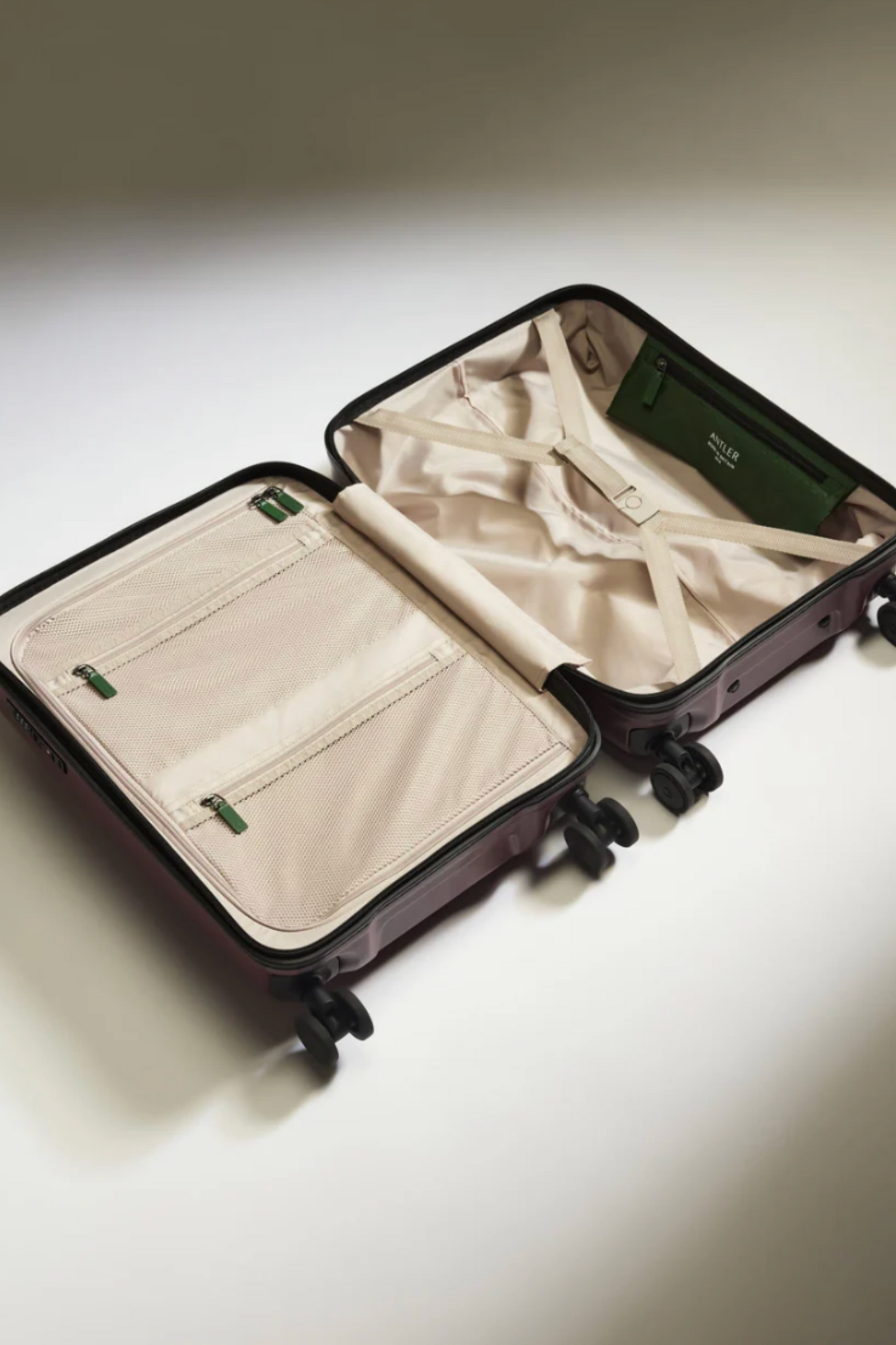 Cabin With Pocket Suitcase In Cedar Red - Icon Stripe