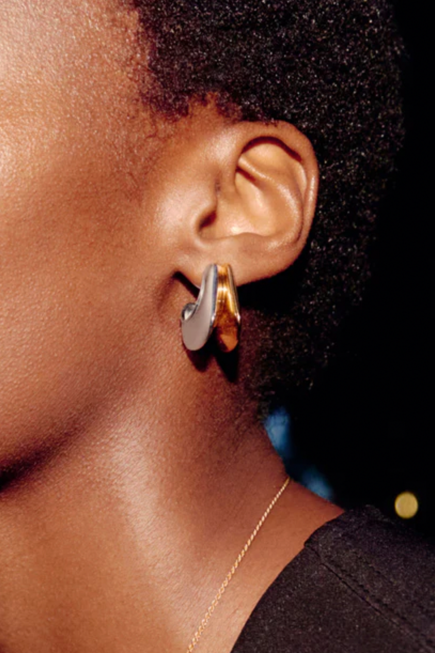 Hera Dome Double Ridge Medium Hoop Earrings