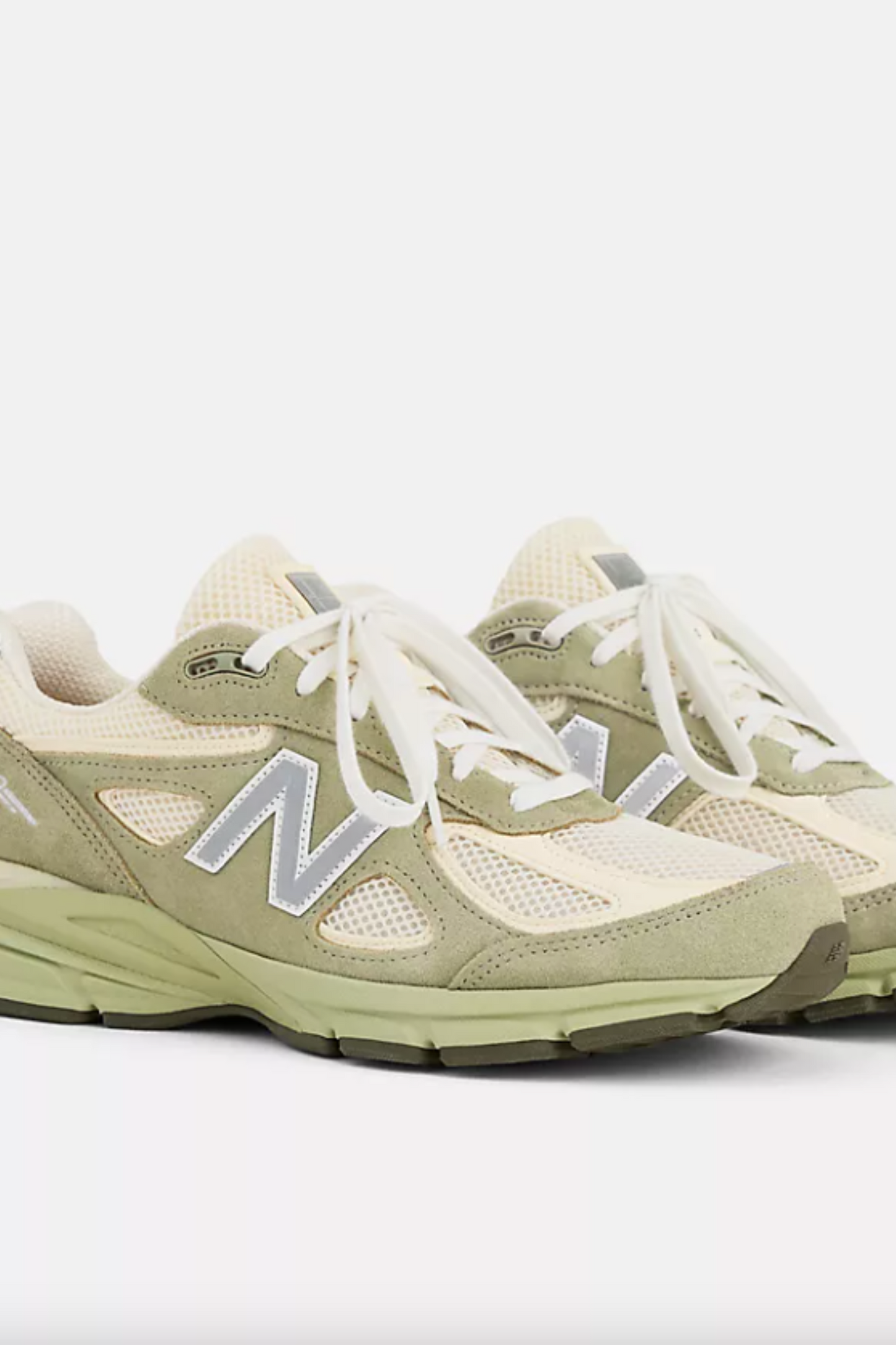 990v4 Shoes