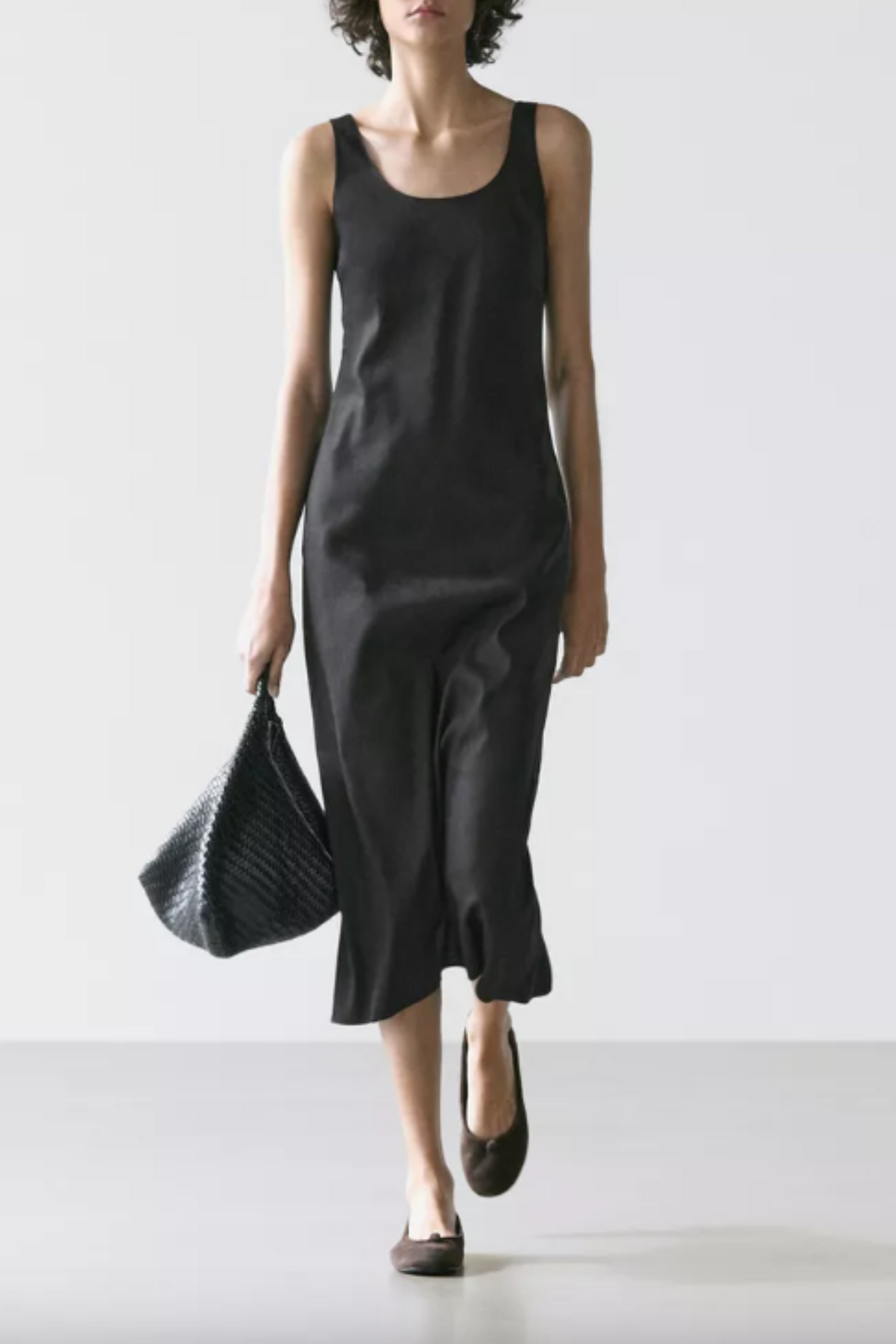 Flowing Round Neck Midi Dress