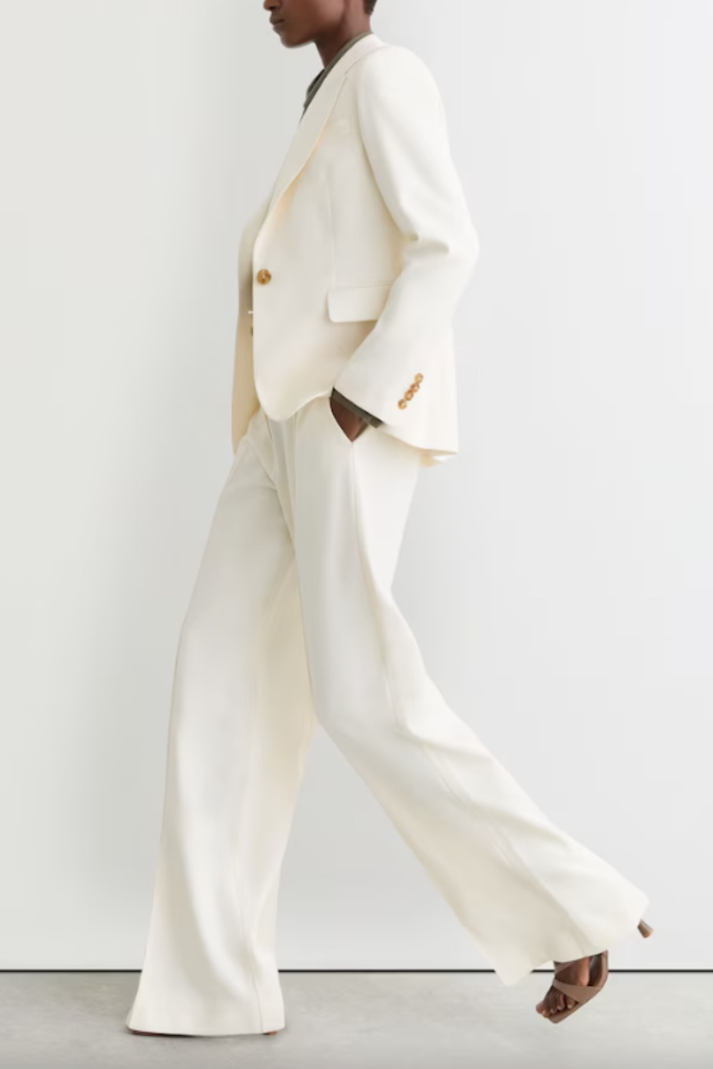 Single-Breasted Tailored Blazer and Wide-Leg Seam-Detail Trousers
