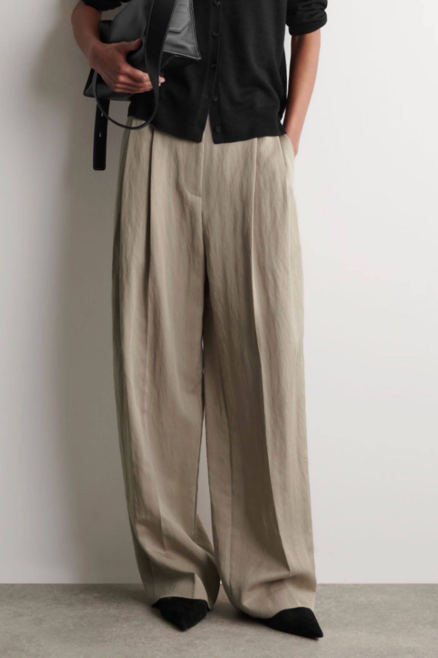 Relaxed Fluid Wide-Leg Trousers